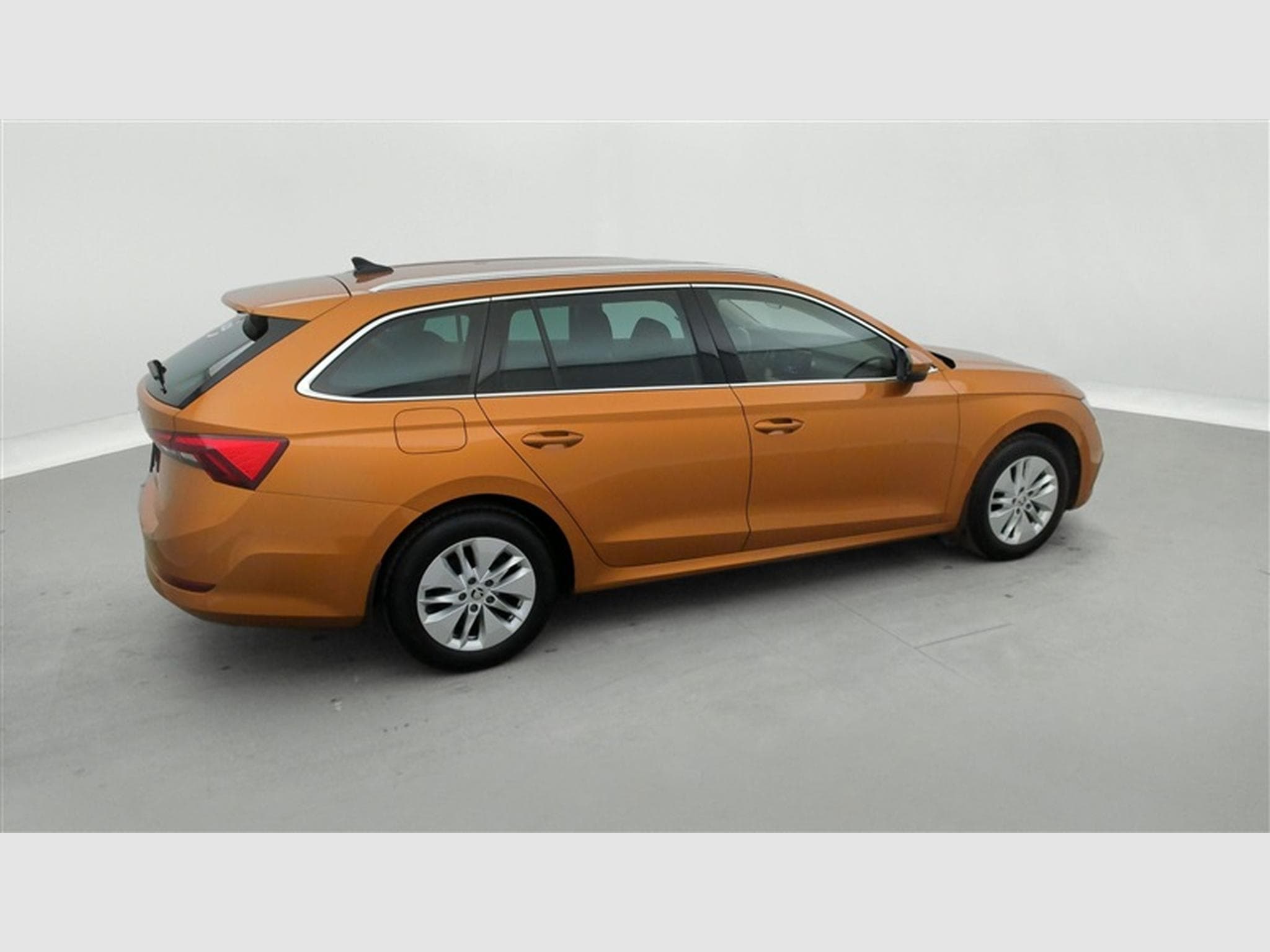 Skoda Octavia 2.0 TDi 115Cv DSG7 Ambition CARPLAY / ALU / PDC (2023) - Photo 24
