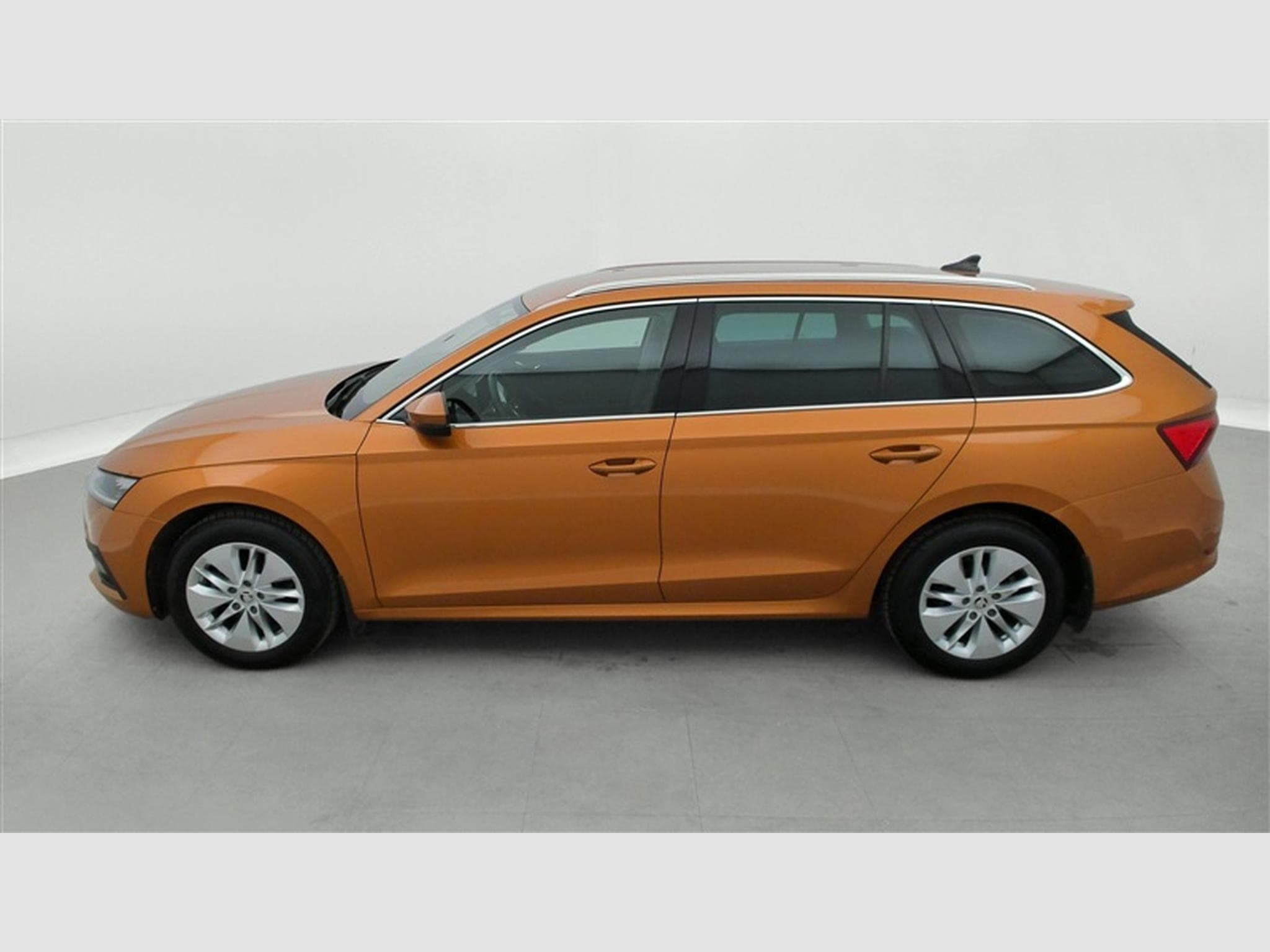 Skoda Octavia 2.0 TDi 115Cv DSG7 Ambition CARPLAY / ALU / PDC (2023) - Photo 3