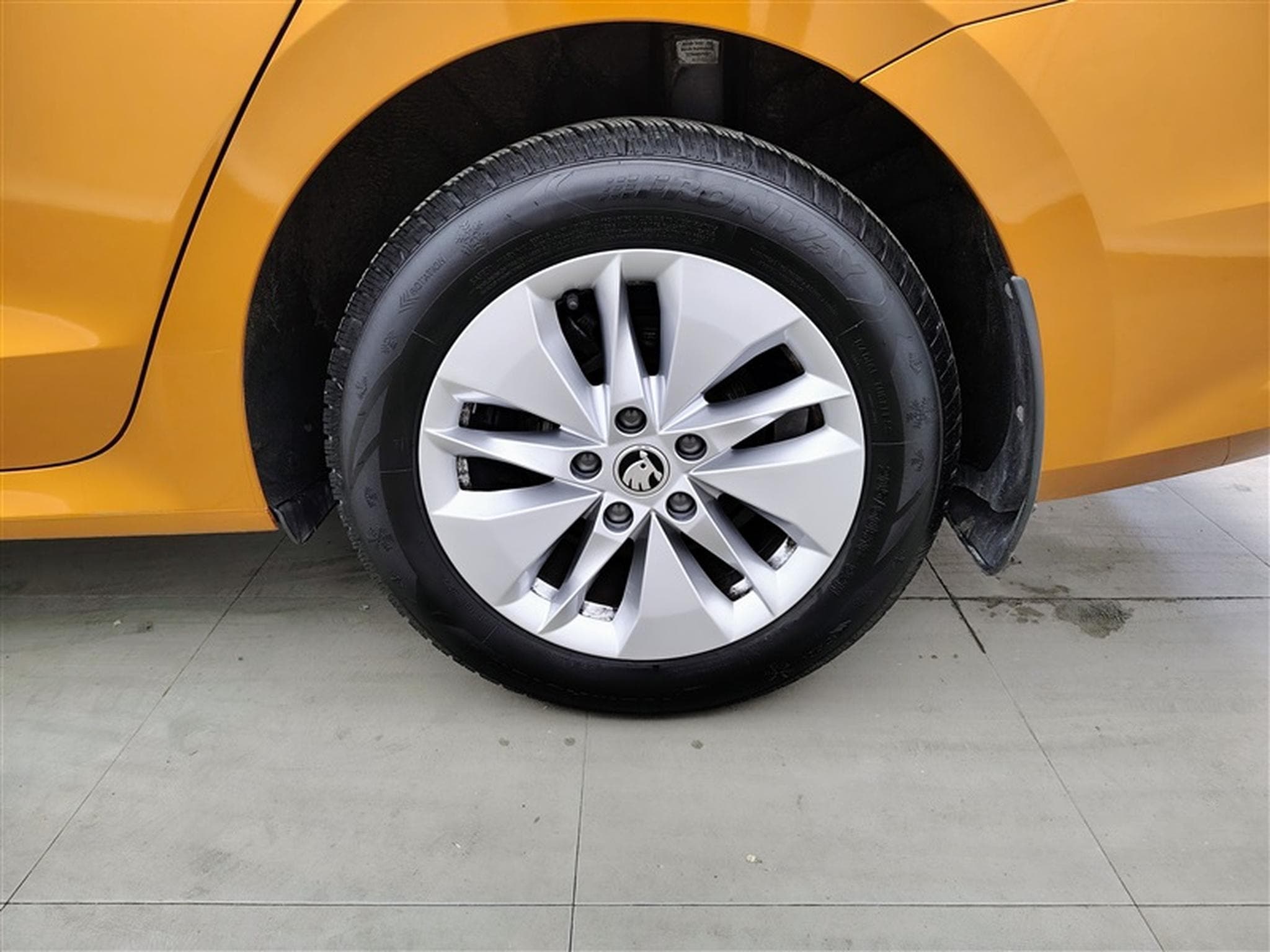 Skoda Octavia 2.0 TDi 115Cv DSG7 Ambition CARPLAY / ALU / PDC (2023) - Photo 6