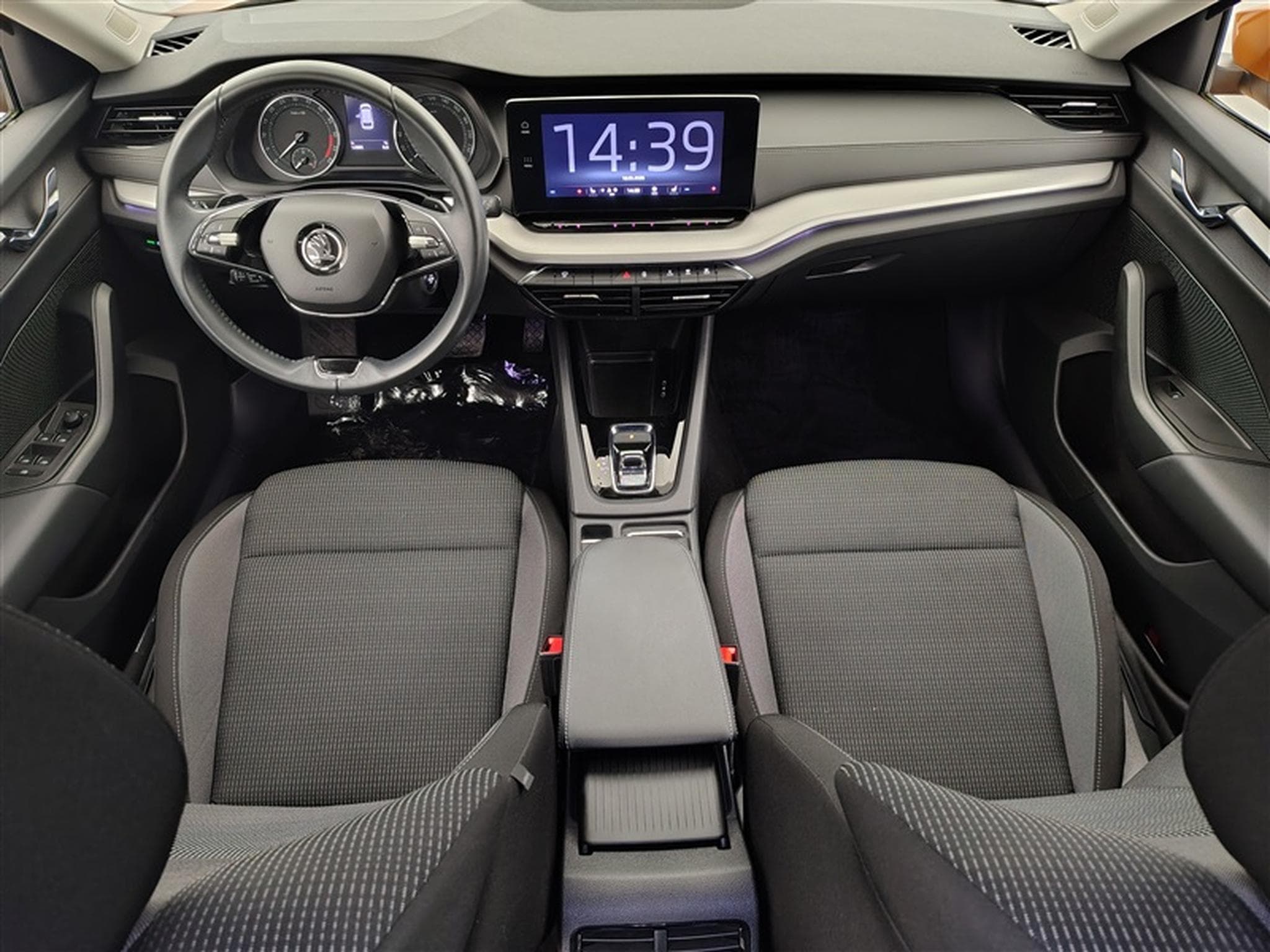 Skoda Octavia 2.0 TDi 115Cv DSG7 Ambition CARPLAY / ALU / PDC (2023) - Photo 8