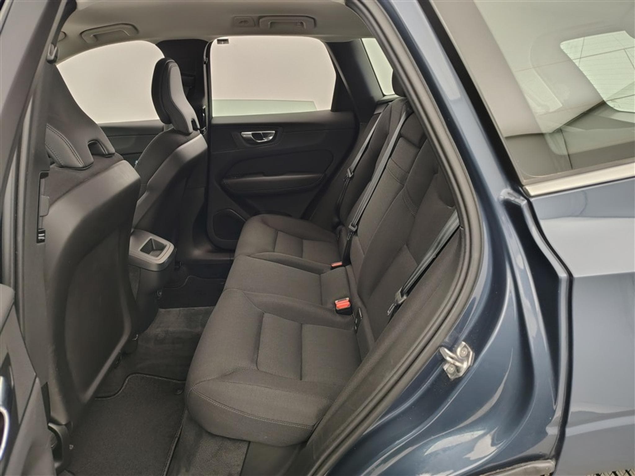 Volvo XC60 2.0 B4 Momentum Pro Gear.NAVI/FULL LED/JA18/PDC AV AR (2020) - Photo 13