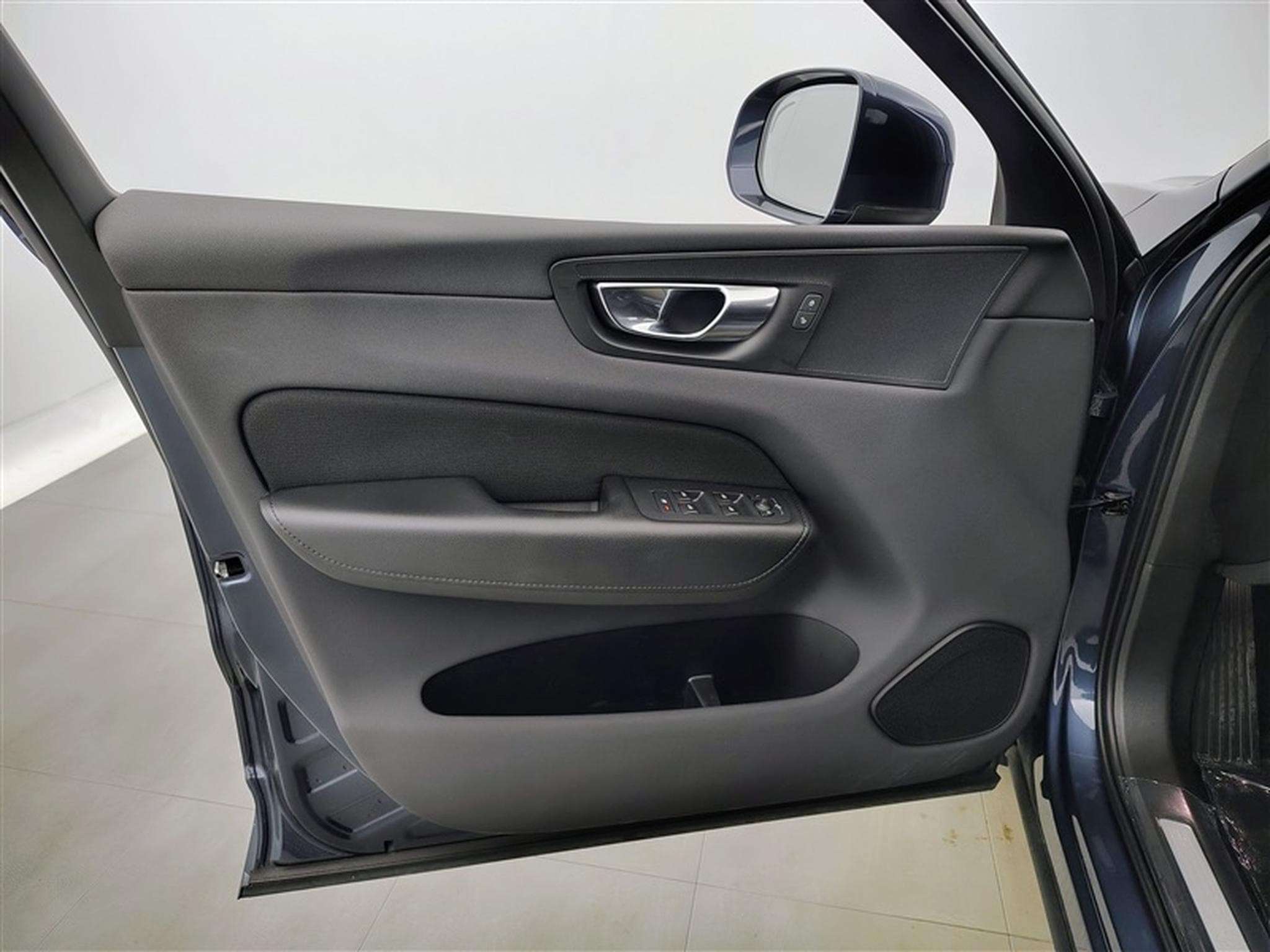 Volvo XC60 2.0 B4 Momentum Pro Gear.NAVI/FULL LED/JA18/PDC AV AR (2020) - Photo 17