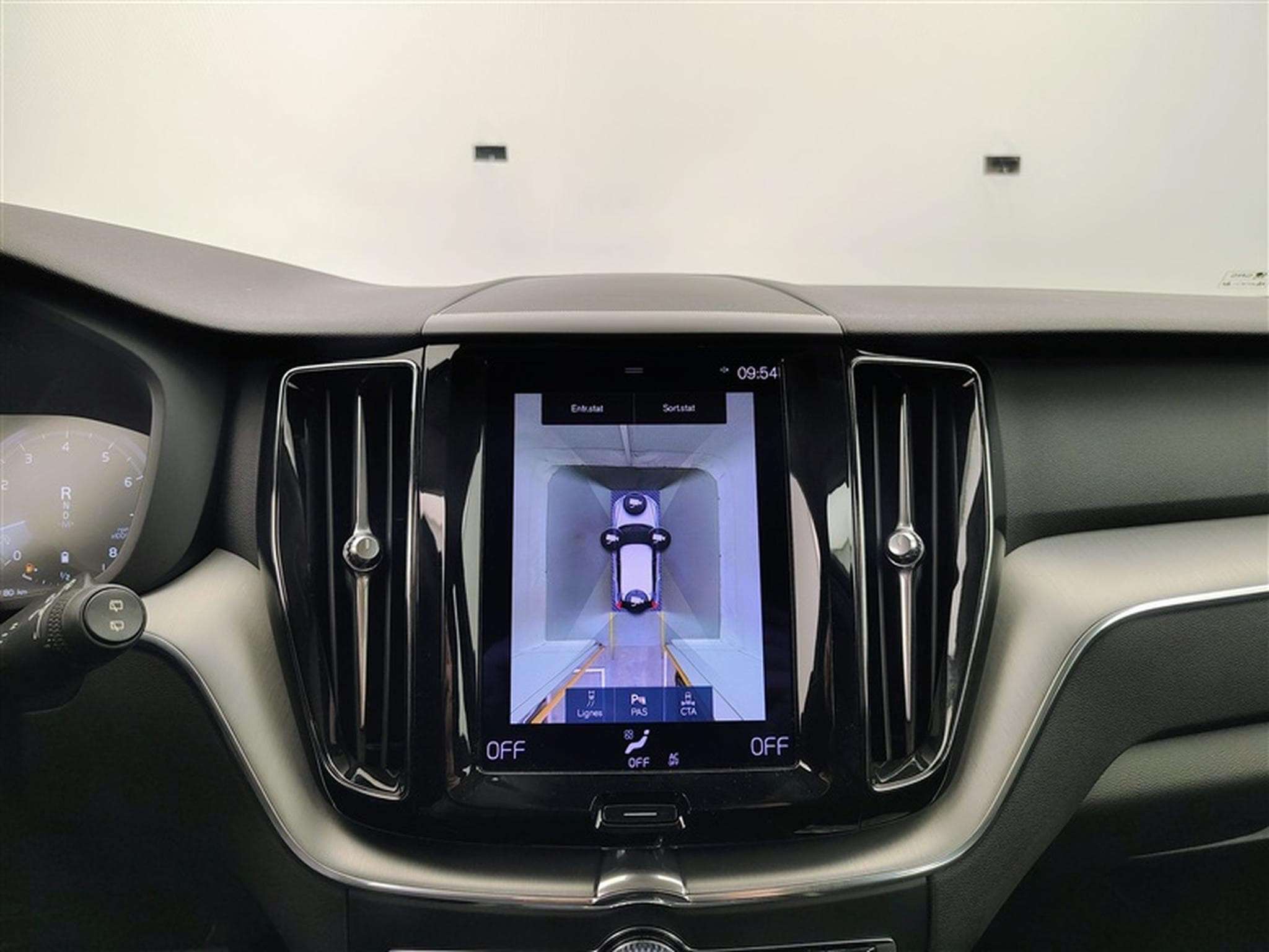 Volvo XC60 2.0 B4 Momentum Pro Gear.NAVI/FULL LED/JA18/PDC AV AR (2020) - Photo 18