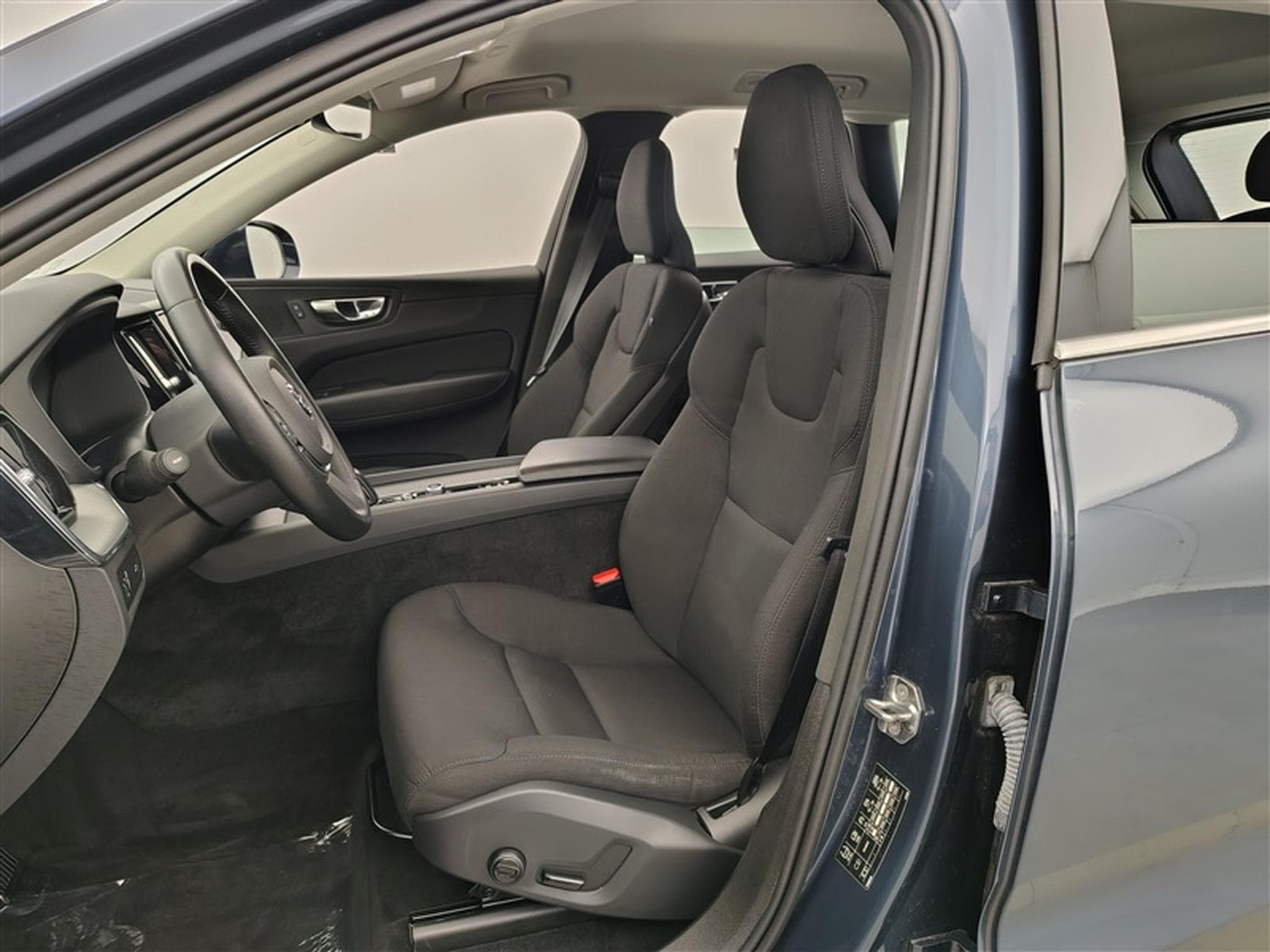 Volvo XC60 2.0 B4 Momentum Pro Gear.NAVI/FULL LED/JA18/PDC AV AR (2020) - Photo 7