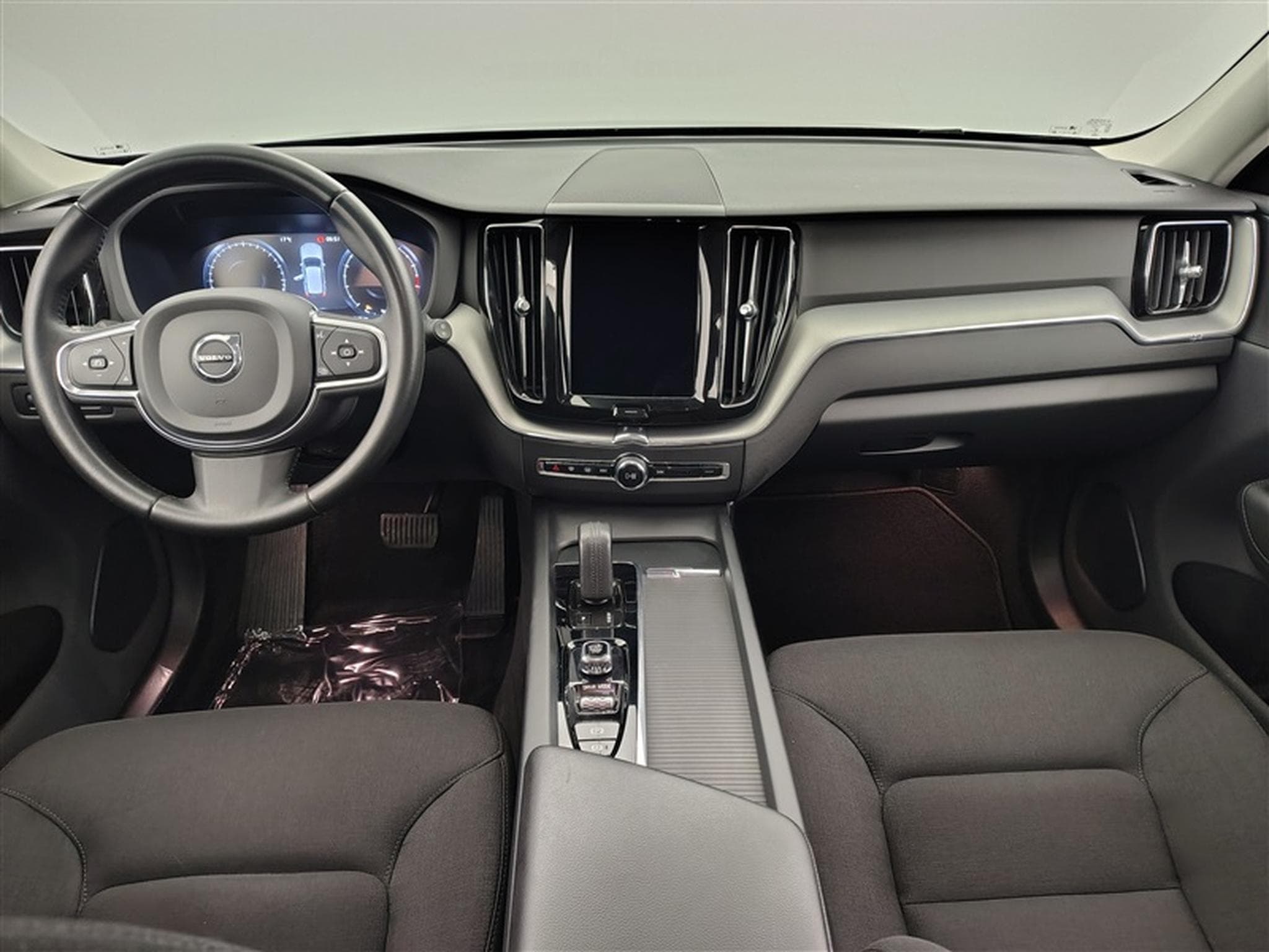 Volvo XC60 2.0 B4 Momentum Pro Gear.NAVI/FULL LED/JA18/PDC AV AR (2020) - Photo 8