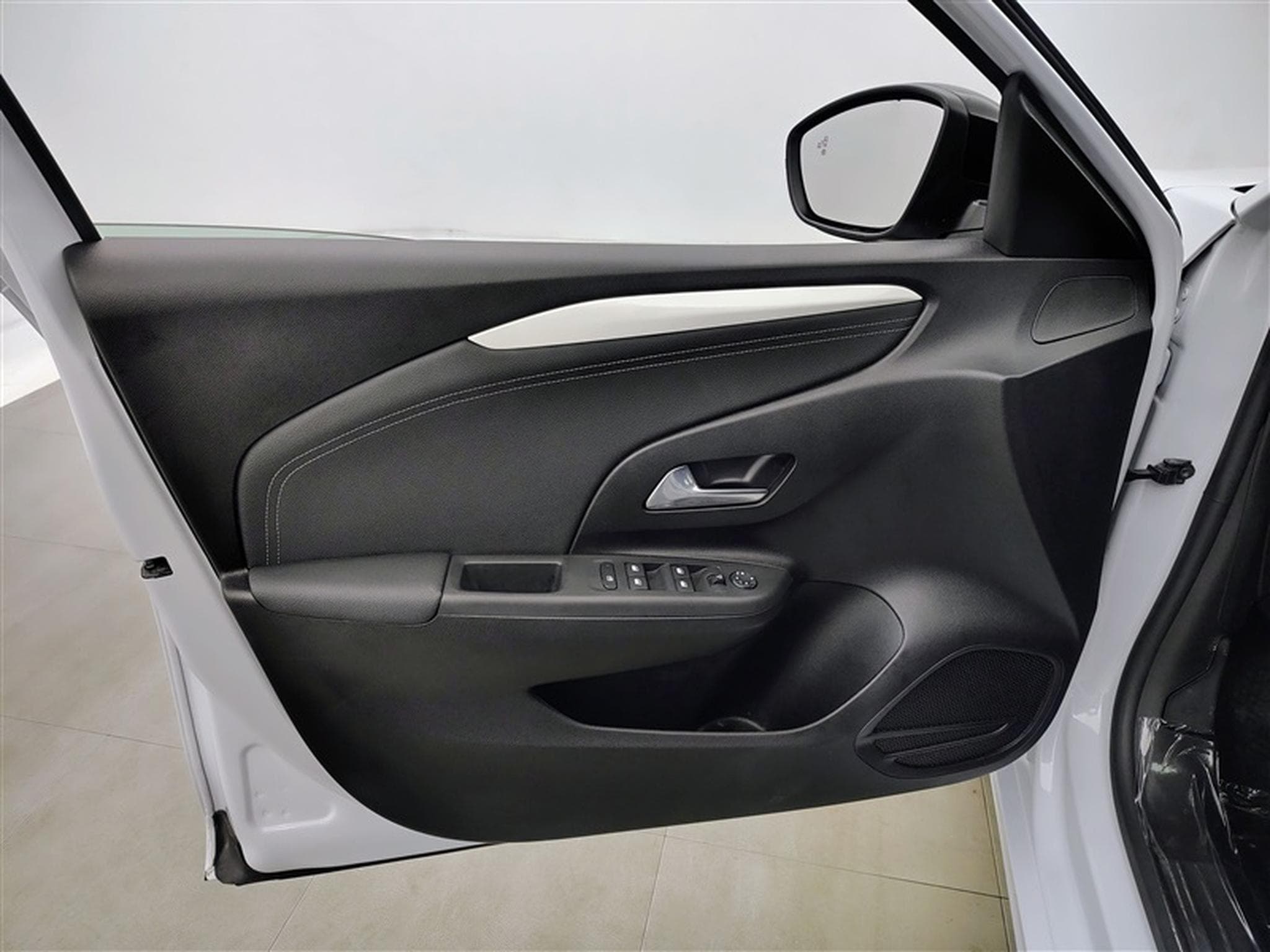 Opel Corsa 1.2 Turbo 100Cv GS CARPLAY / CAMERA / FULL LED / ALU (2025) - Photo 17