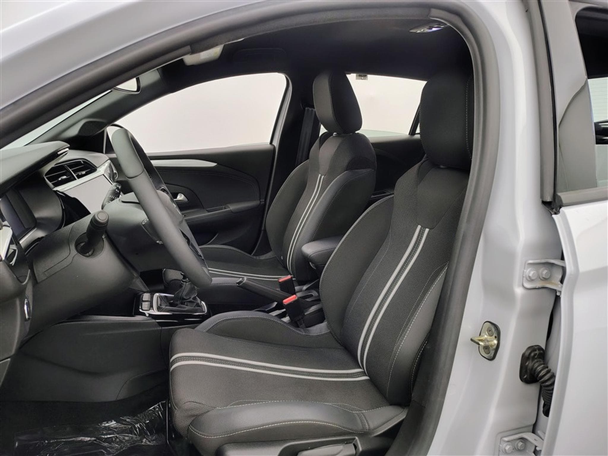 Opel Corsa 1.2 Turbo 100Cv GS CARPLAY / CAMERA / FULL LED / ALU (2025) - Photo 7