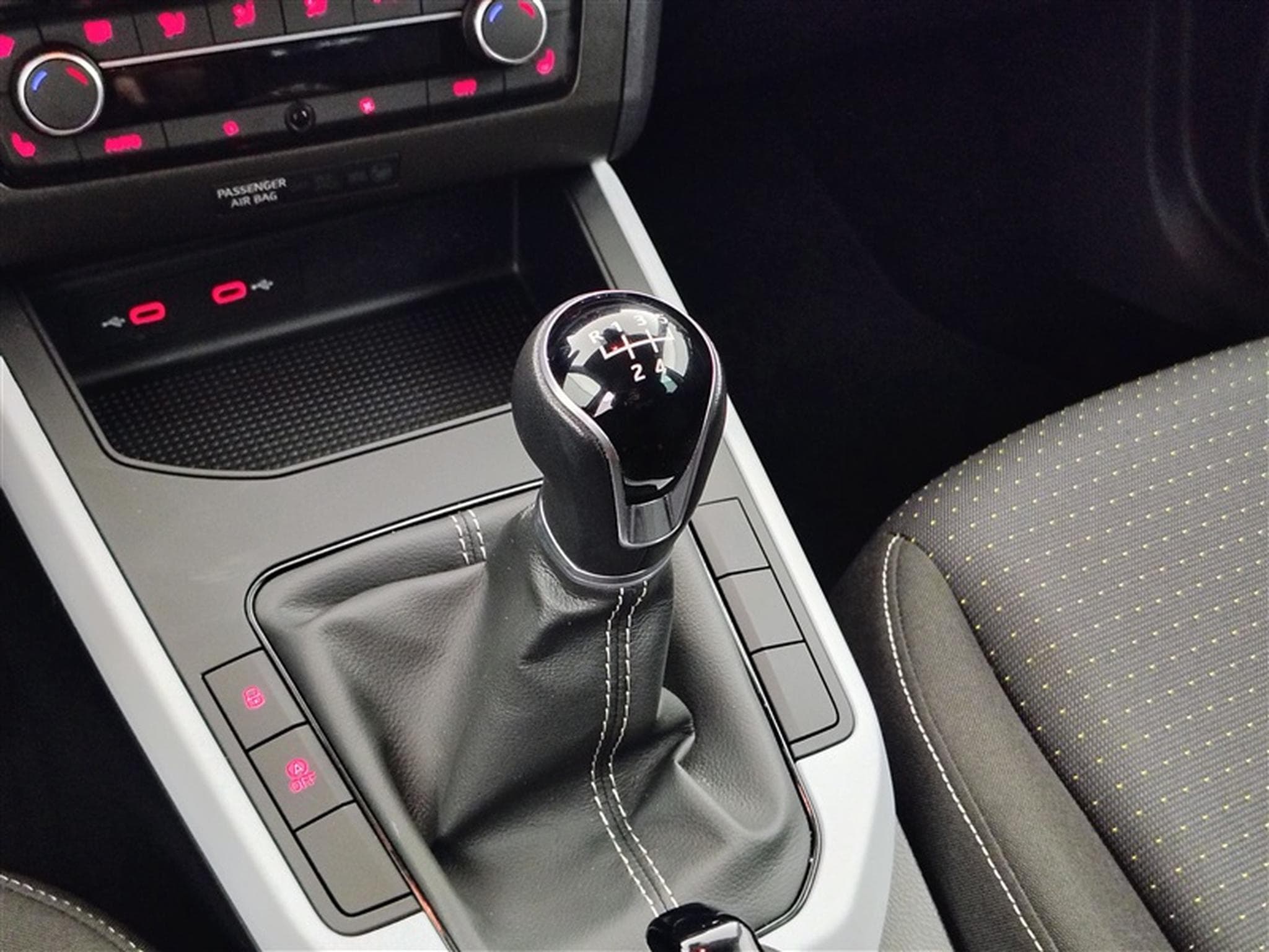 Seat Arona 1.0 TSI Urban! Full Link (2023) - Photo 12