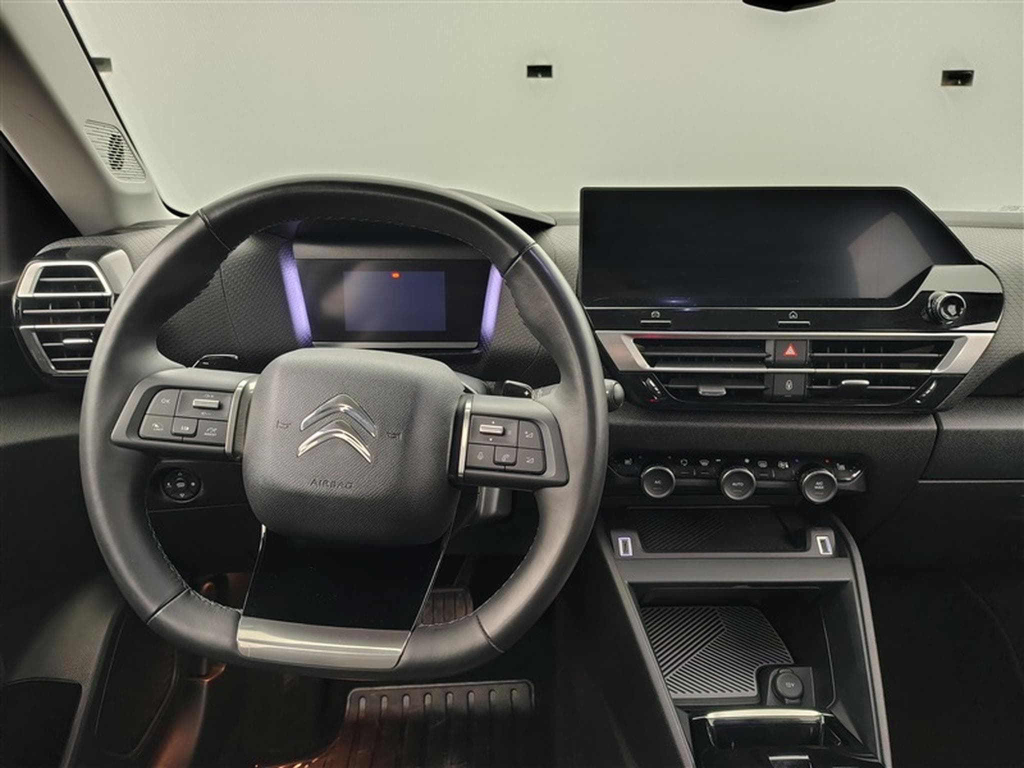 Citroen C4 1.2 PureTech Max S&S (EU6.4) (2023) - Photo 9