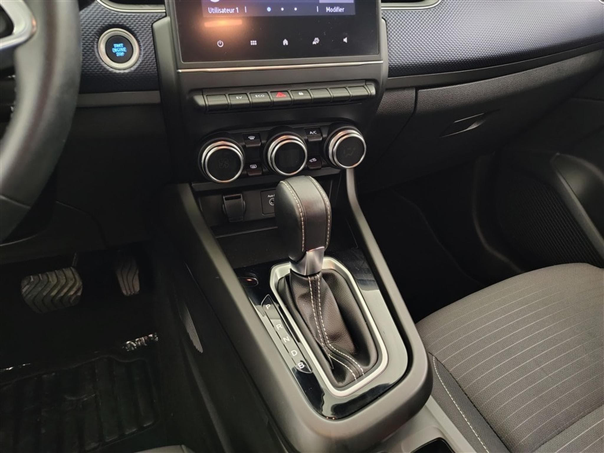 Renault Arkana 1.6 E-TECH Evolution NAVI / CARPLAY / CLIM (2022) - Photo 12