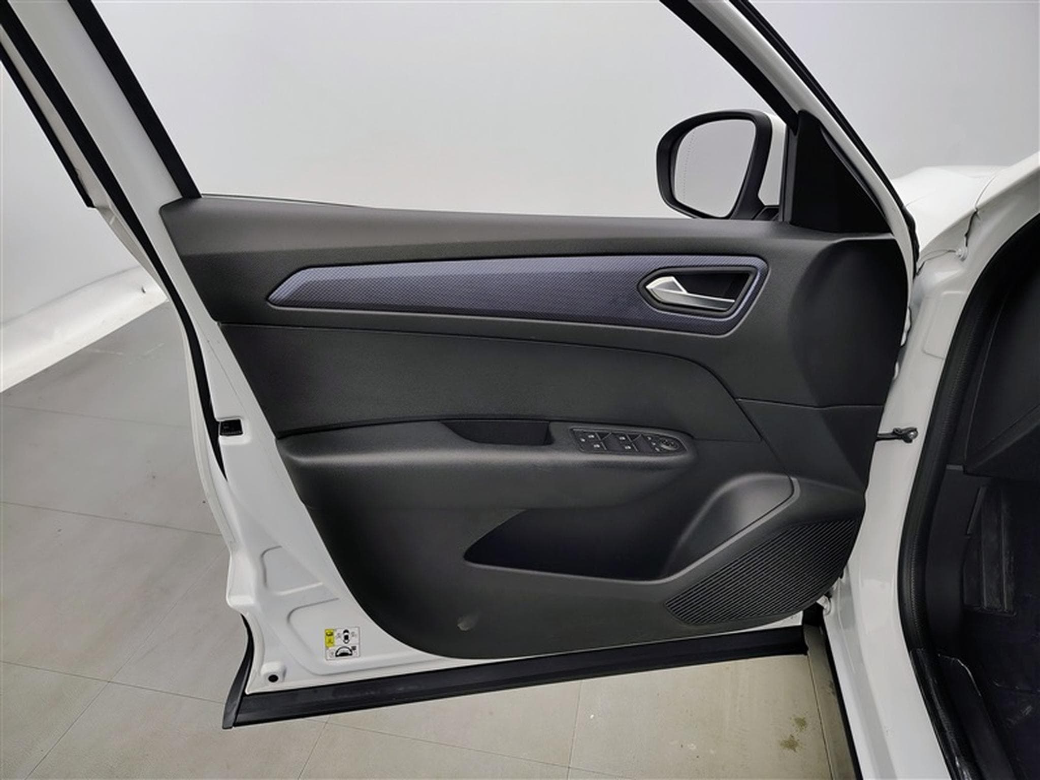 Renault Arkana 1.6 E-TECH Evolution NAVI / CARPLAY / CLIM (2022) - Photo 17