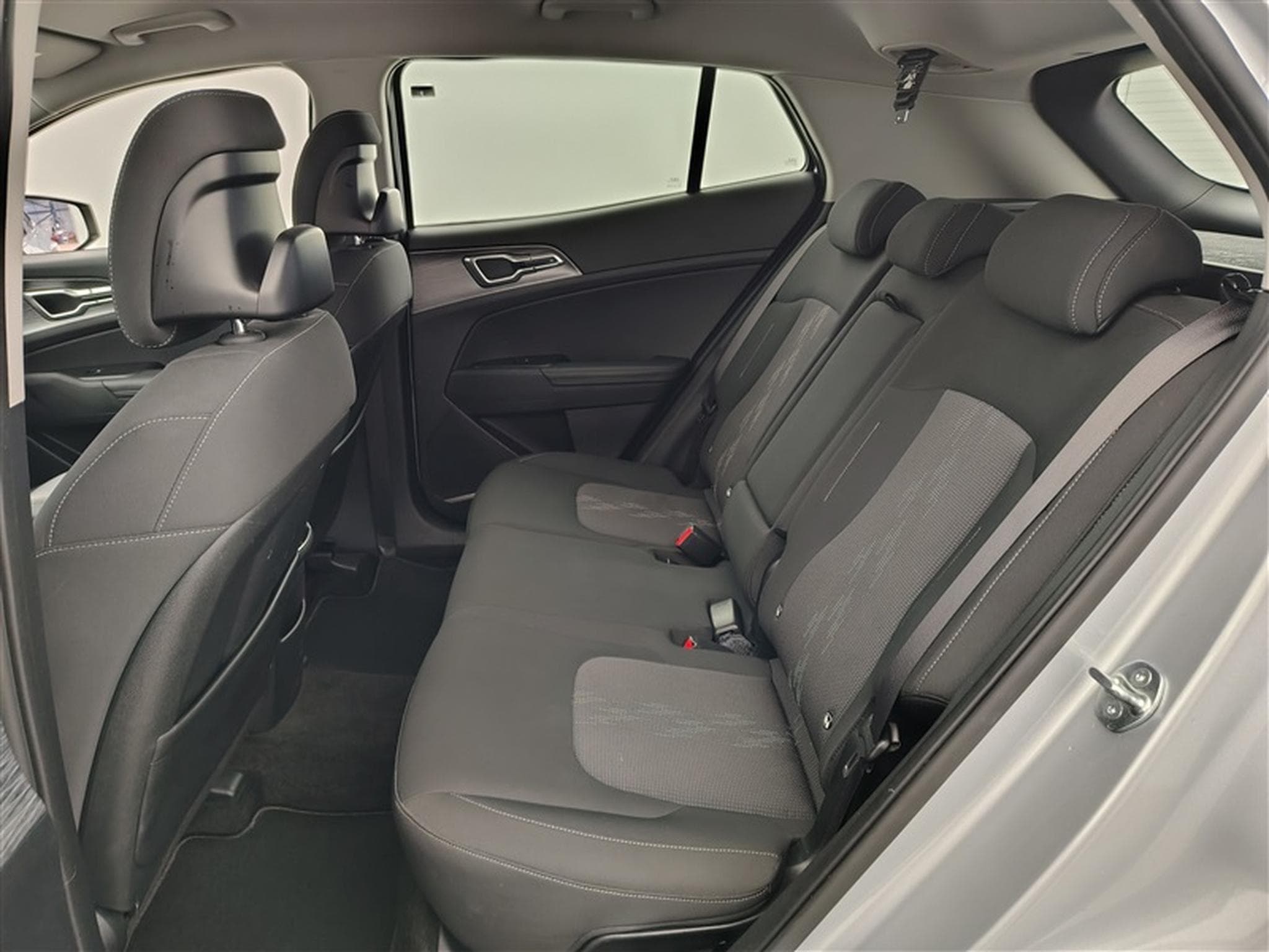 Kia Sportage 1.6 CRDi MHEV Pulse DCT (2023) - Photo 13