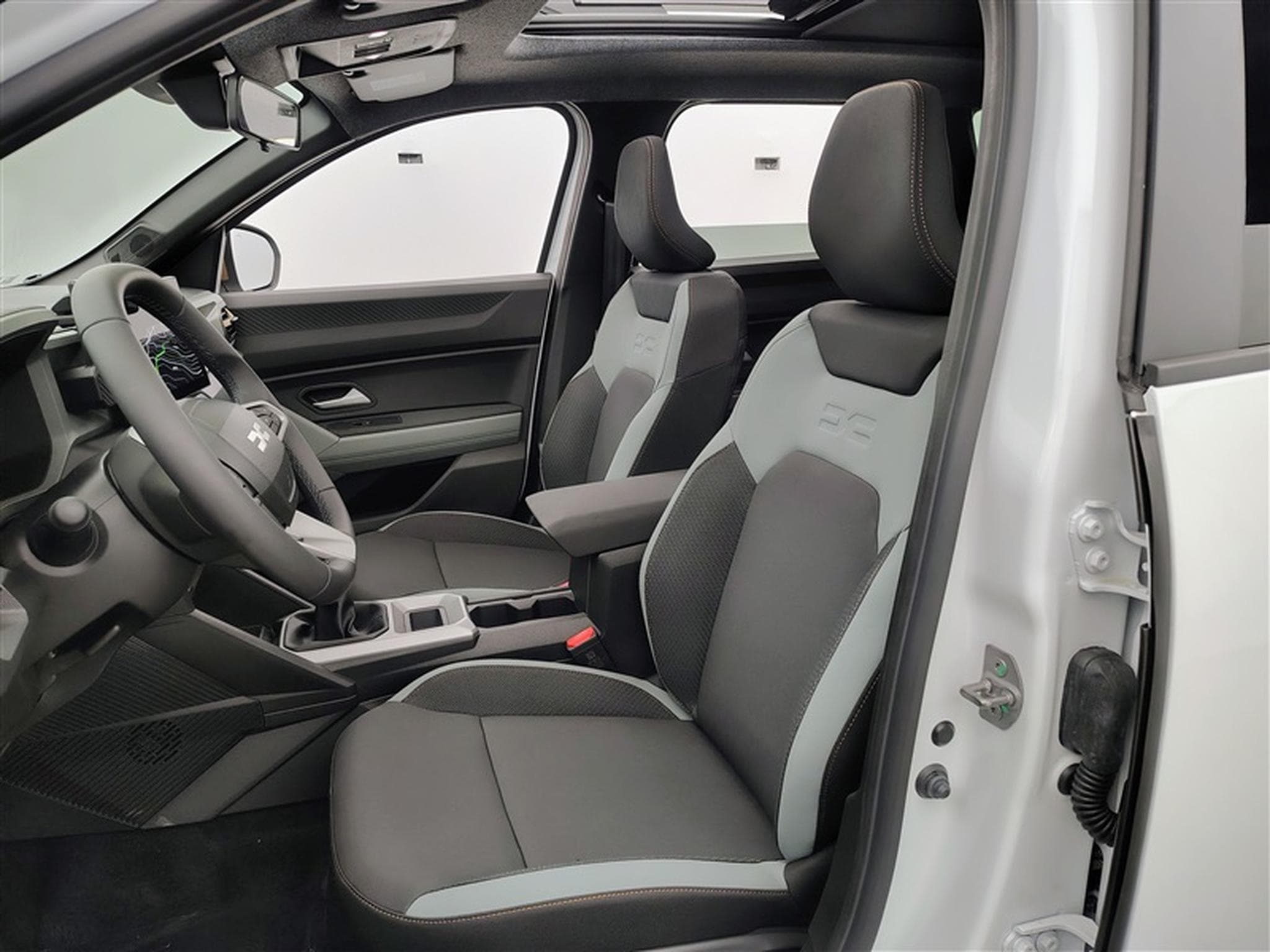 Dacia Bigster Mild Hybrid 140cv Extreme NAVI / CARPLAY / CAMERA / TO PANO (2026) - Photo 7