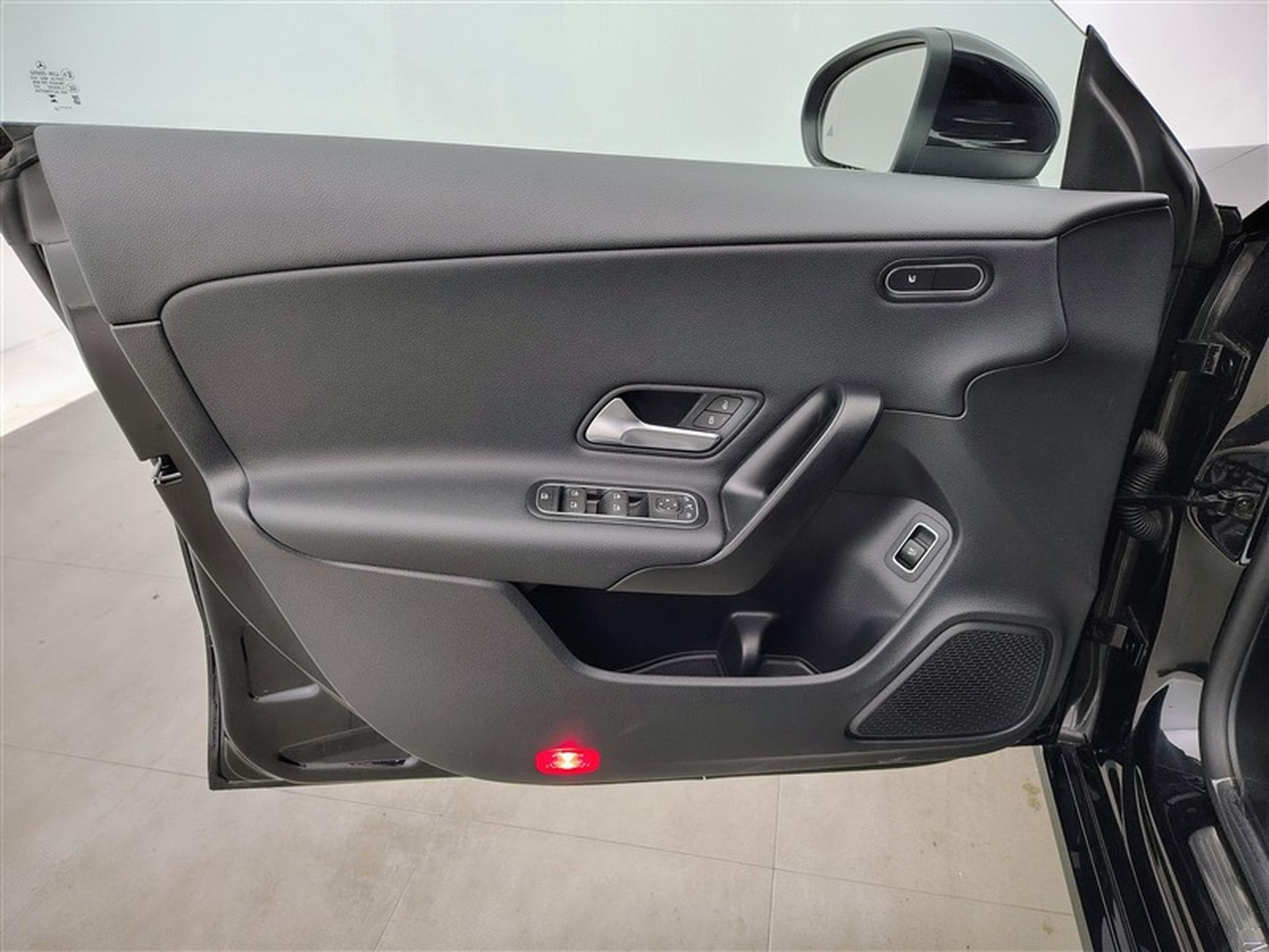 Mercedes CLA 180 180 d Business Solution S-CUIR/NAVI/JA16/PDC AV AR (2023) - Photo 16