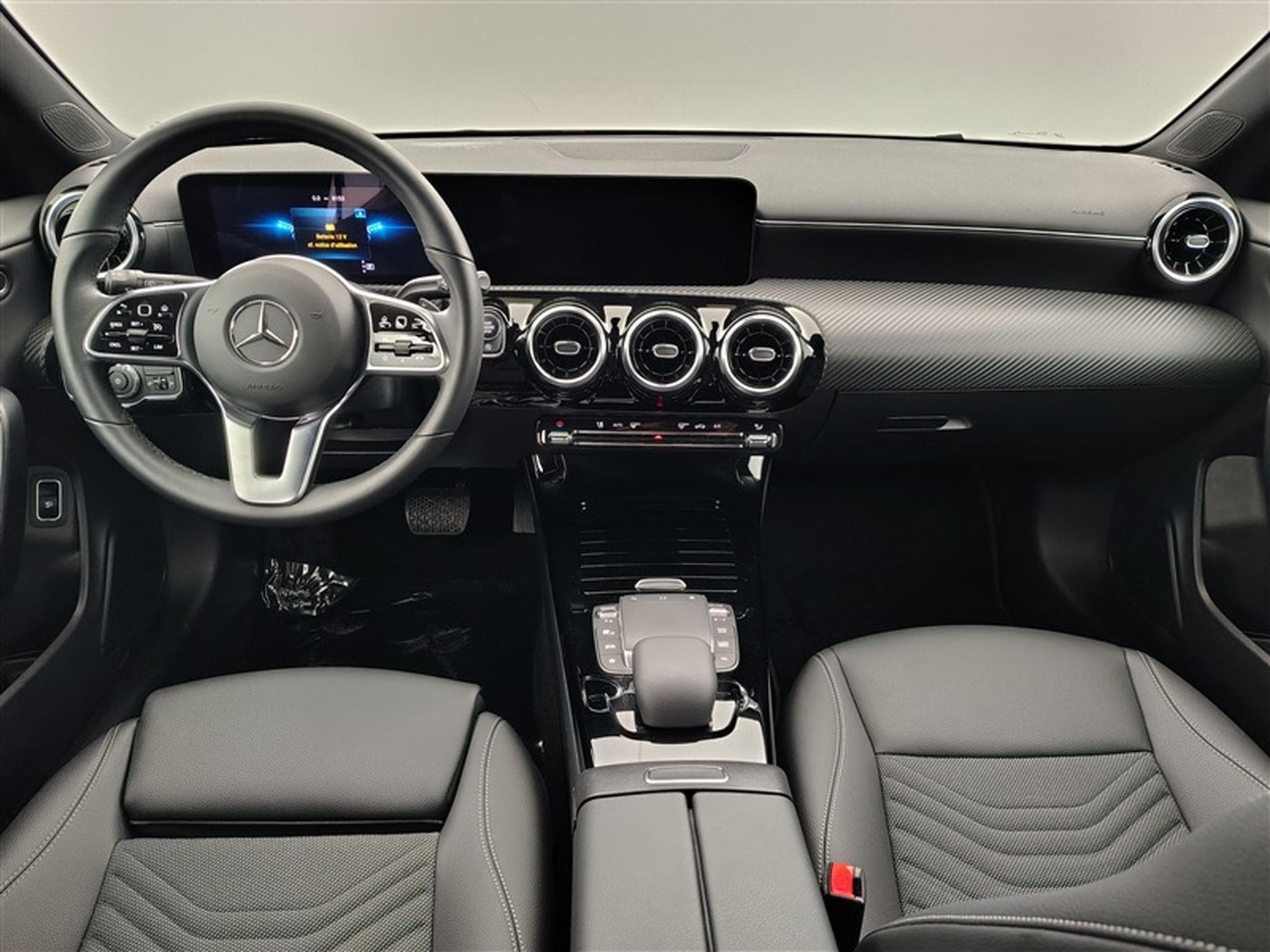 Mercedes CLA 180 180 d Business Solution S-CUIR/NAVI/JA16/PDC AV AR (2023) - Photo 8