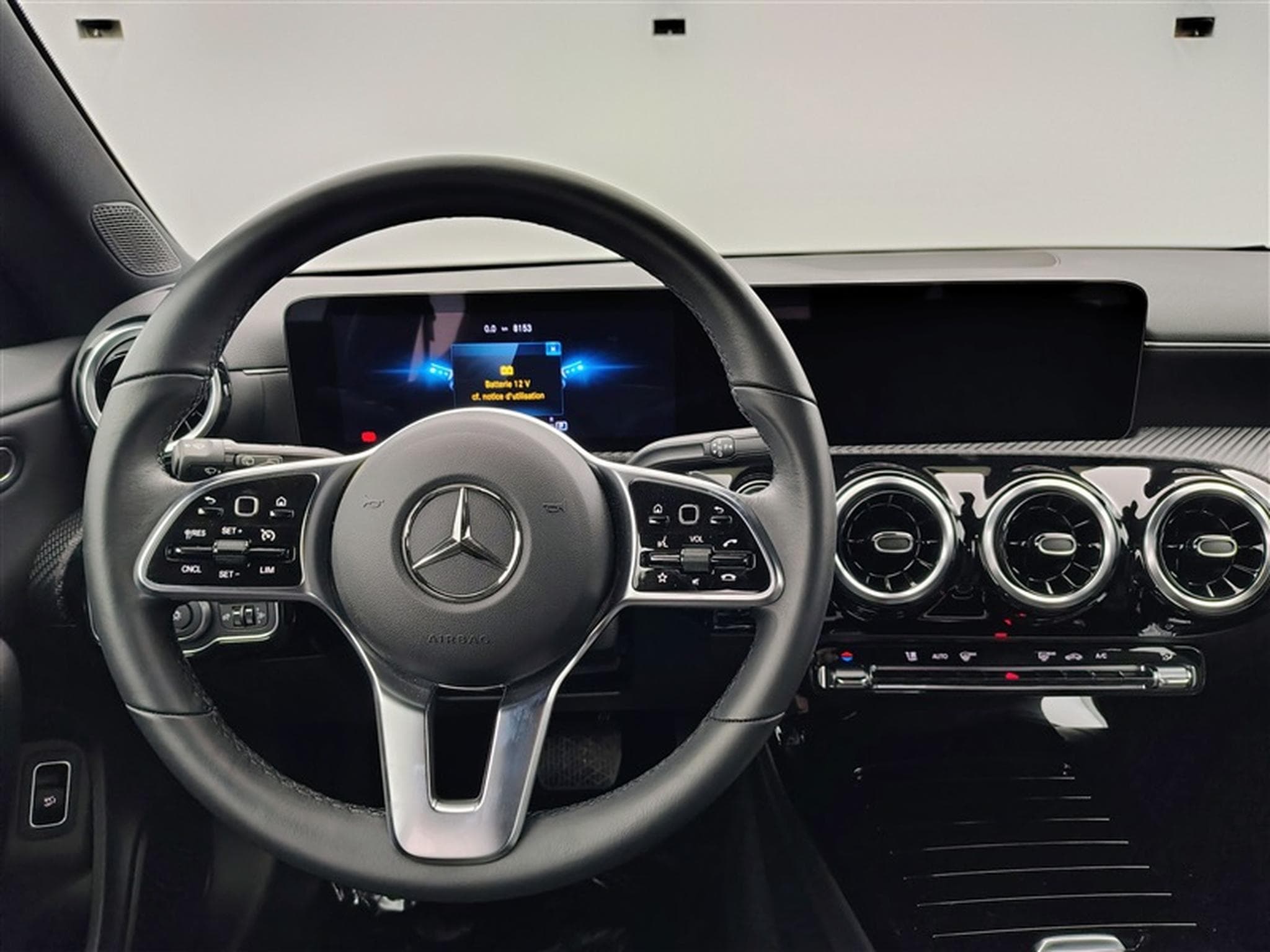 Mercedes CLA 180 180 d Business Solution S-CUIR/NAVI/JA16/PDC AV AR (2023) - Photo 9