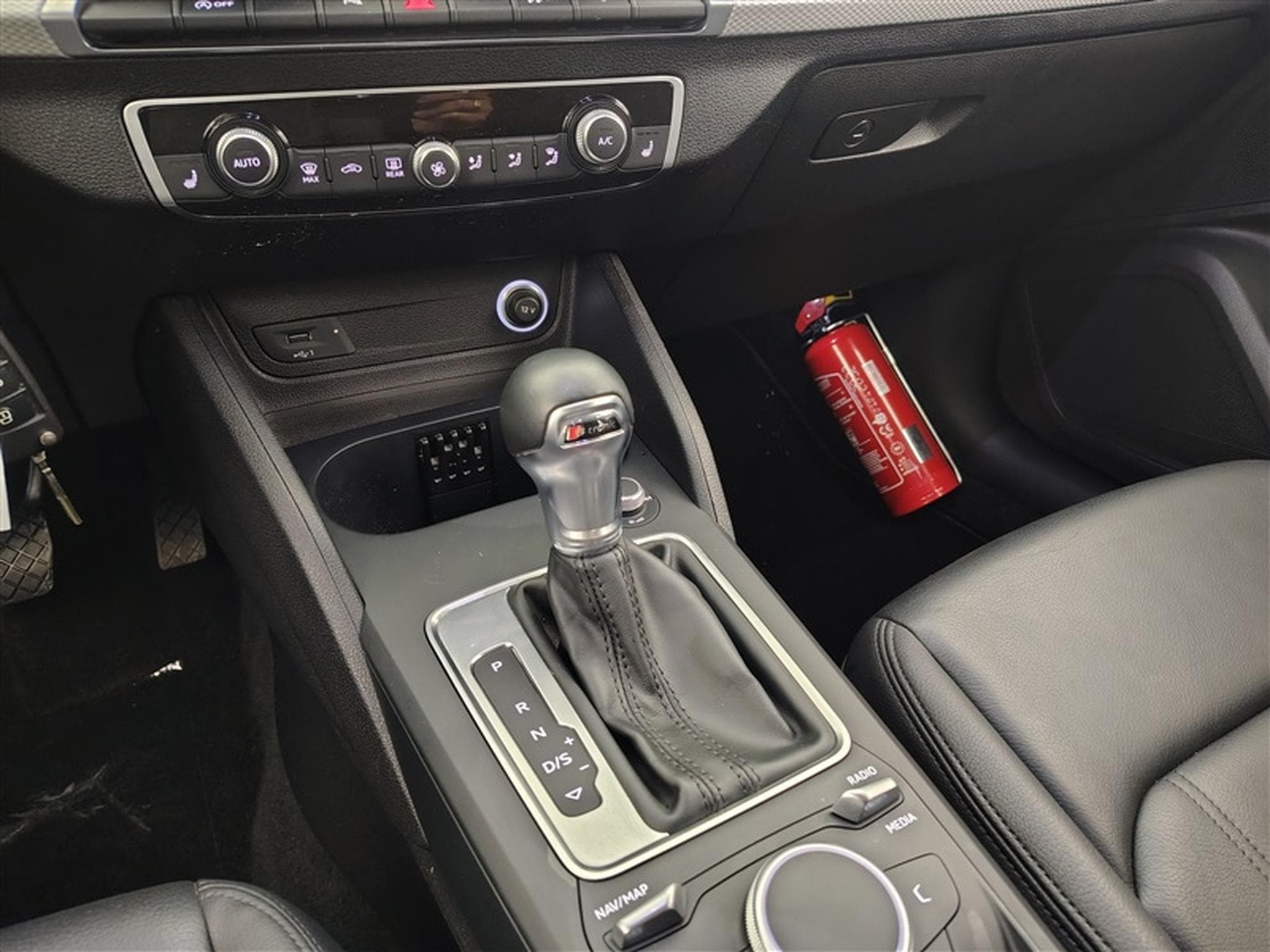 Audi Q2 30 TFSI Business Edition S tronic (EU6d-T.) (2020) - Photo 12