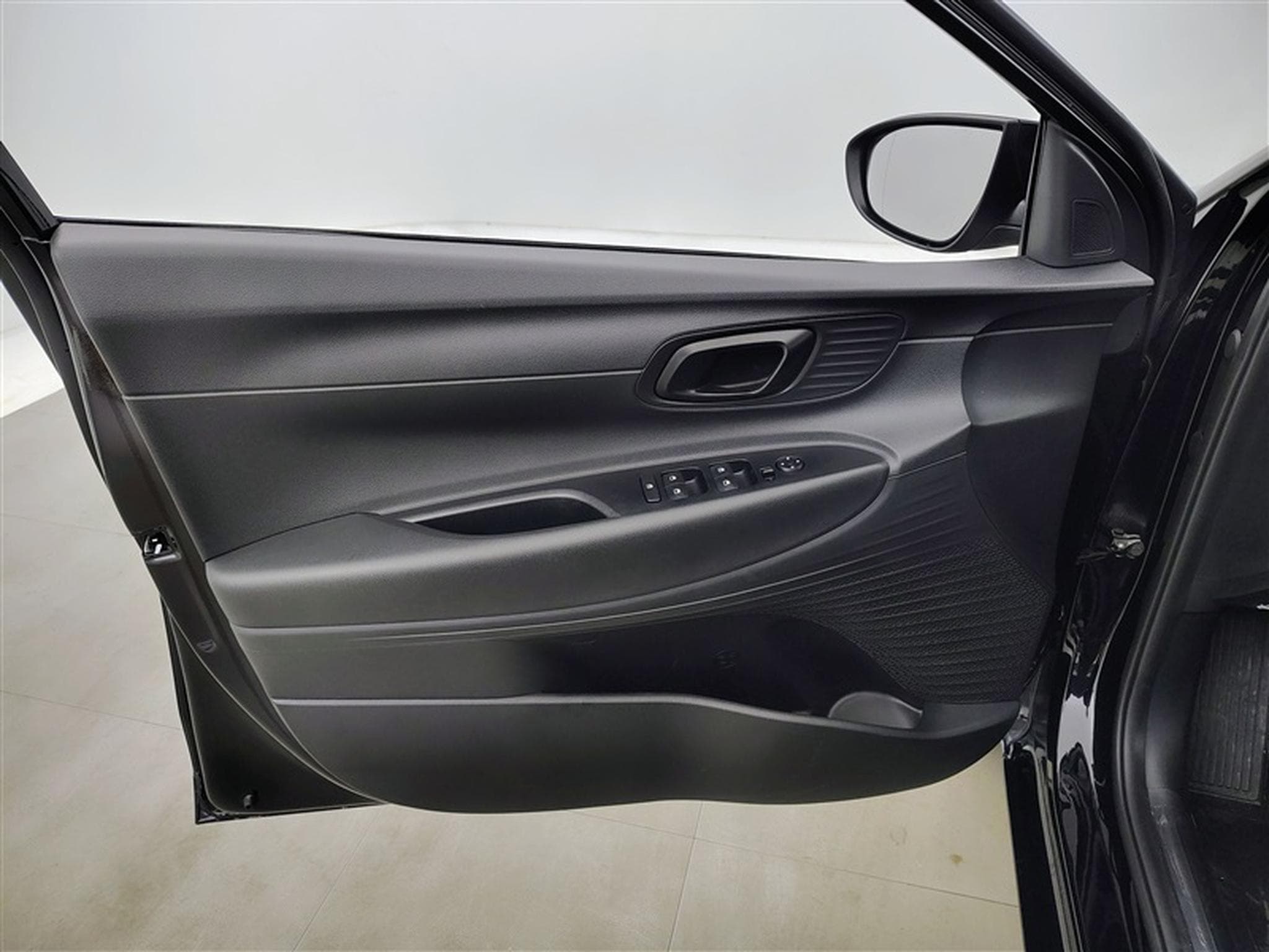 Hyundai i20 1.0 T-GDi 90Cv DCT ConnectLine NAVI / CARPLAY / CAMERA (2026) - Photo 16