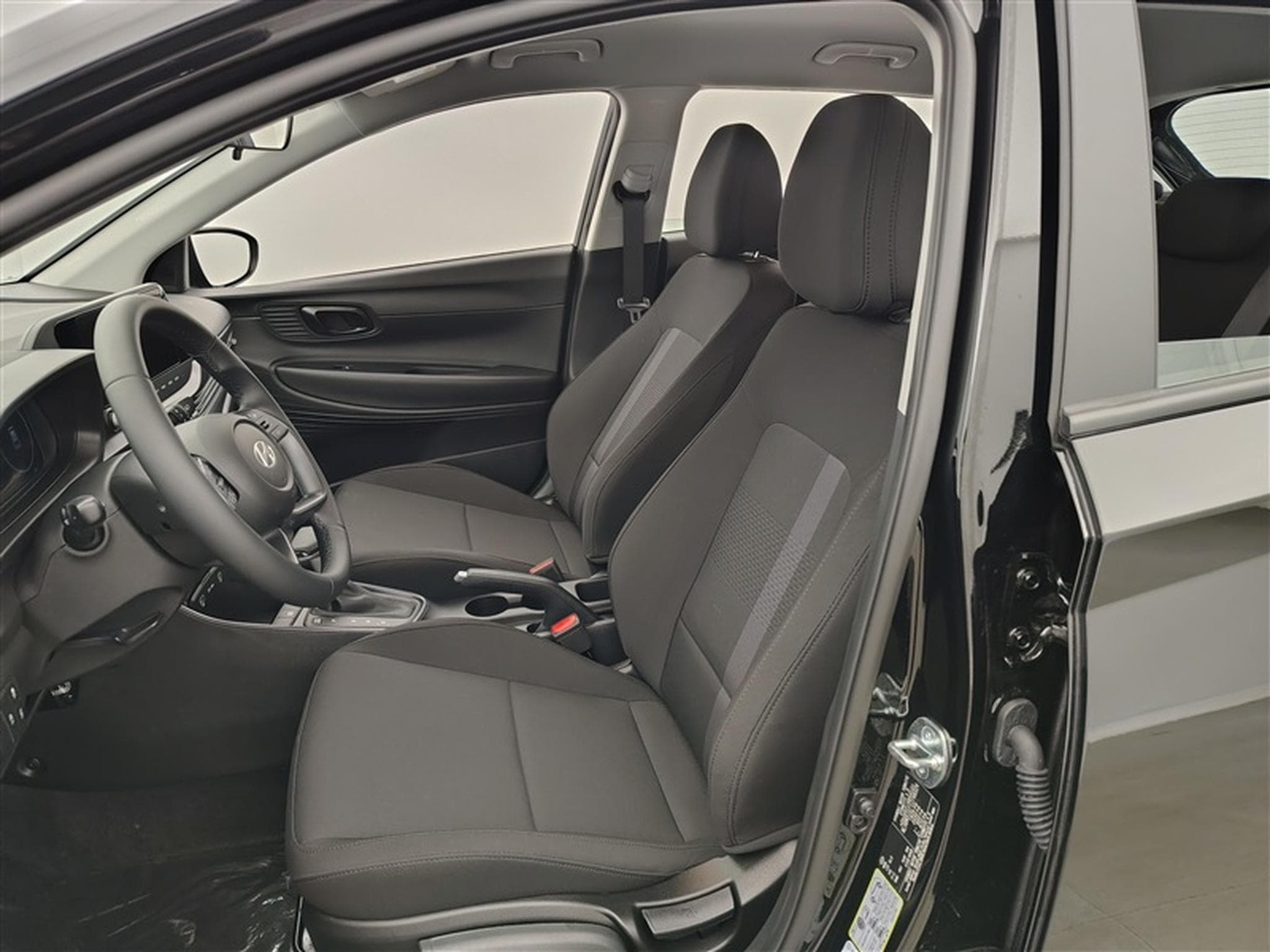 Hyundai i20 1.0 T-GDi 90Cv DCT ConnectLine NAVI / CARPLAY / CAMERA (2026) - Photo 7
