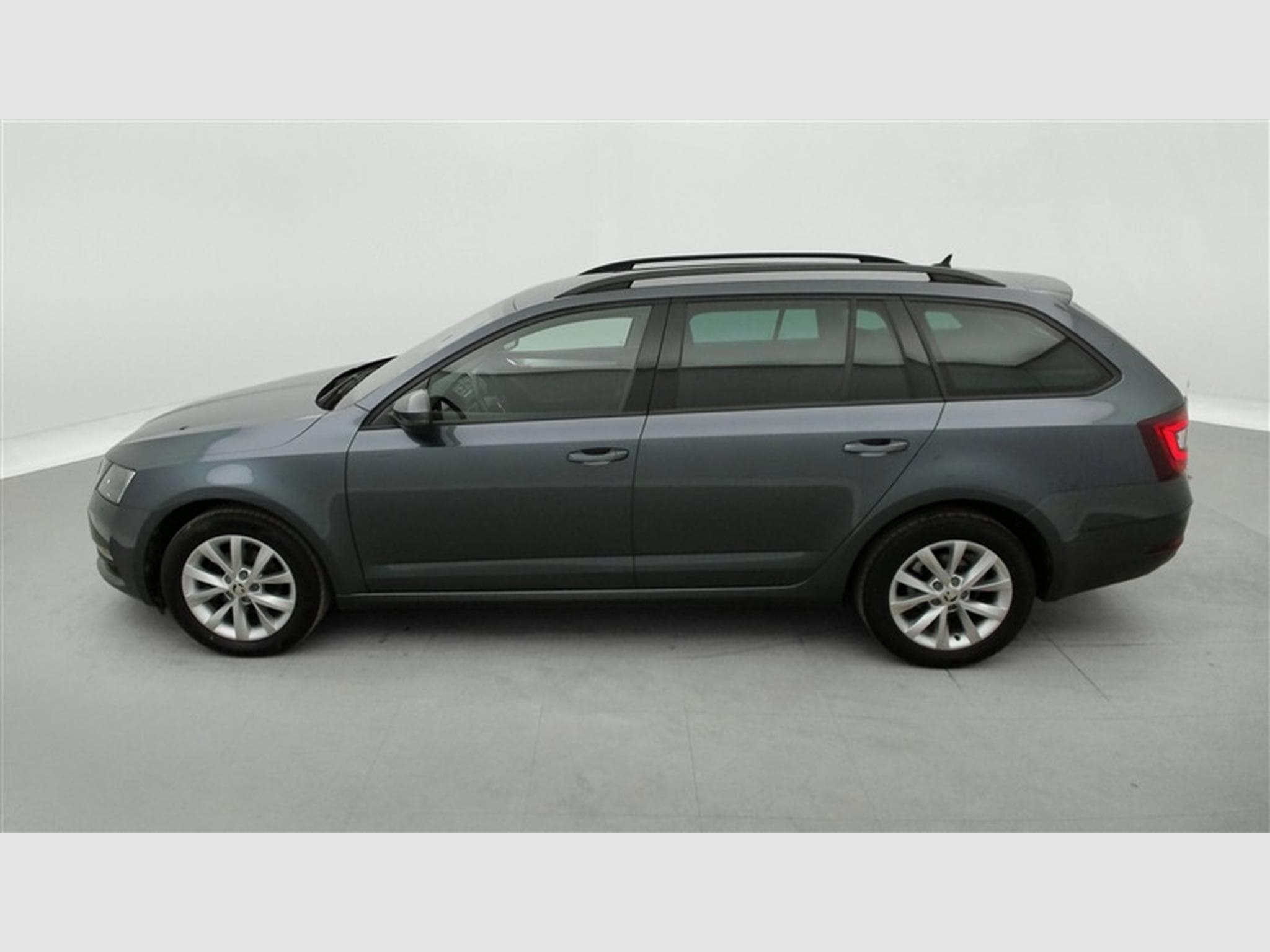 Skoda Octavia 1.6 TDi 115Cv Ambition NAVI / ALU / PDC (2020) - Photo 3