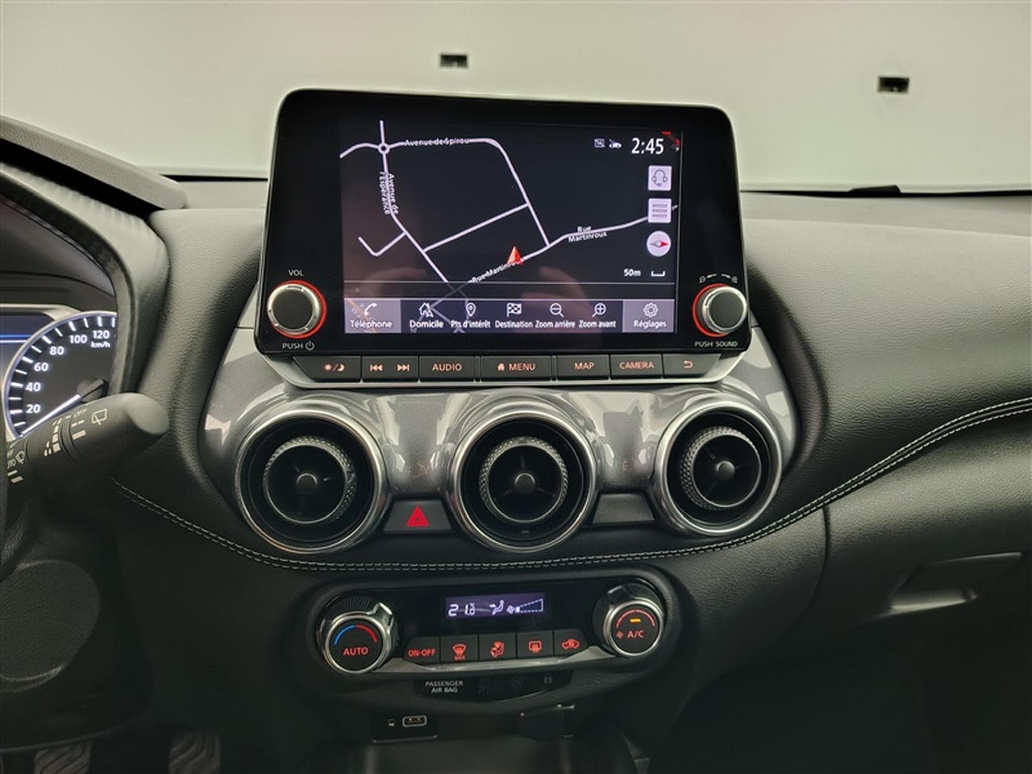 Nissan Juke 1.0 DIG-T 2WD N-Connecta NAVI/FULL LED/JA17/PDC (2023) - Photo 11