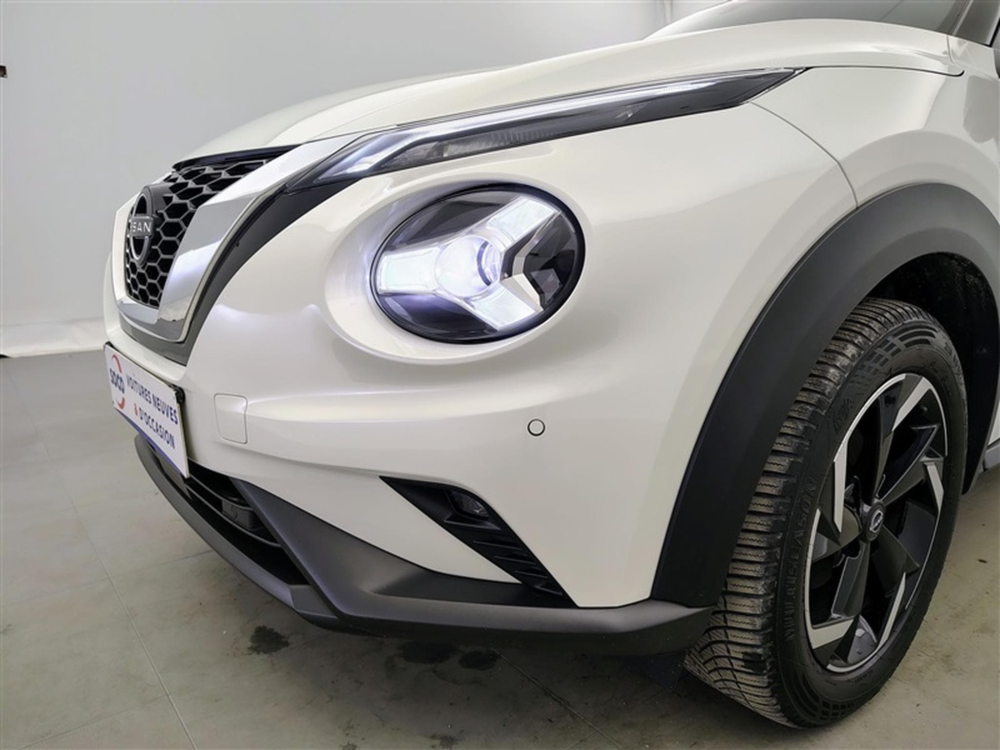 Nissan Juke 1.0 DIG-T 2WD N-Connecta NAVI/FULL LED/JA17/PDC (2023) - Photo 15