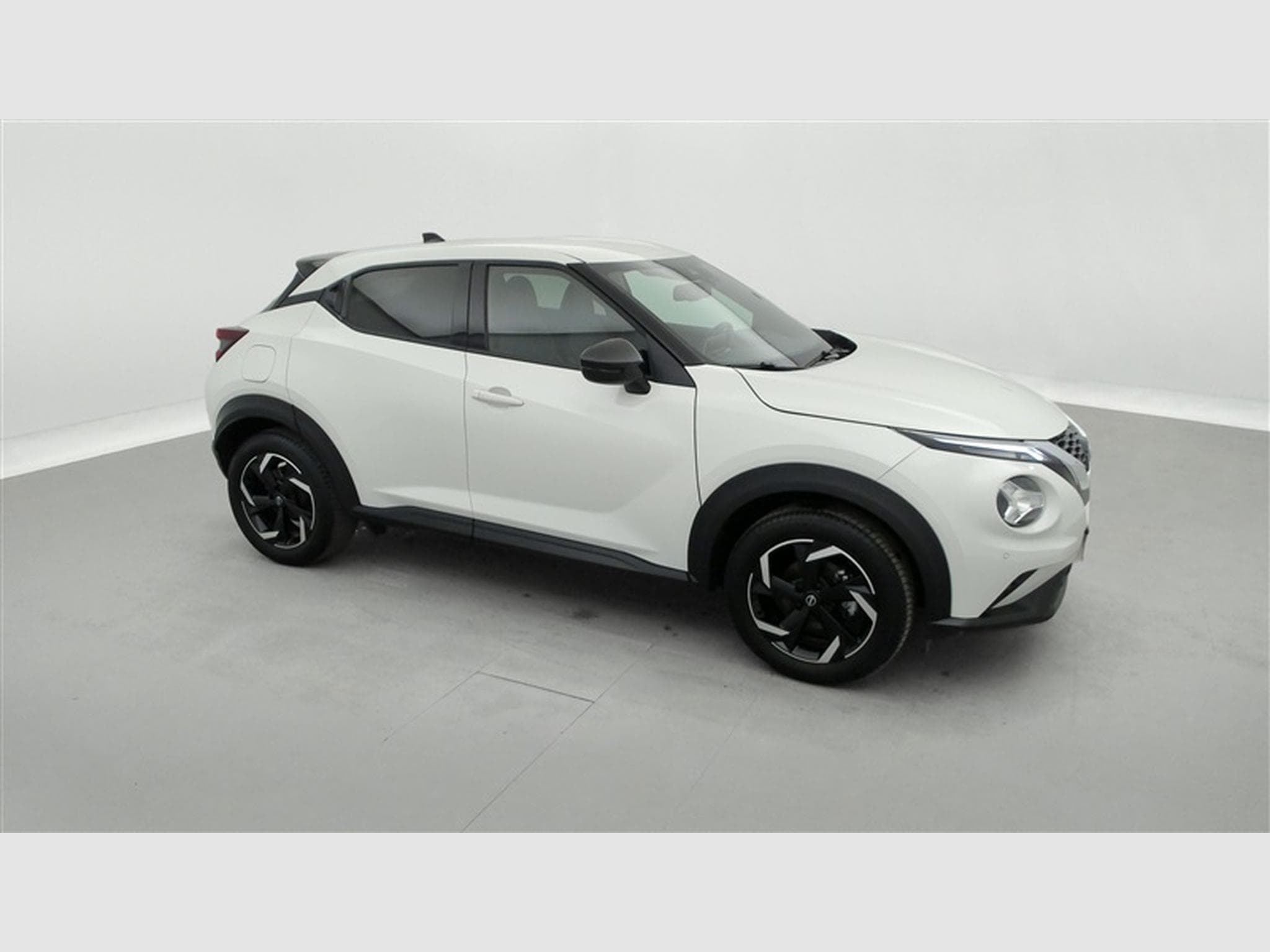Nissan Juke 1.0 DIG-T 2WD N-Connecta NAVI/FULL LED/JA17/PDC (2023) - Photo 23