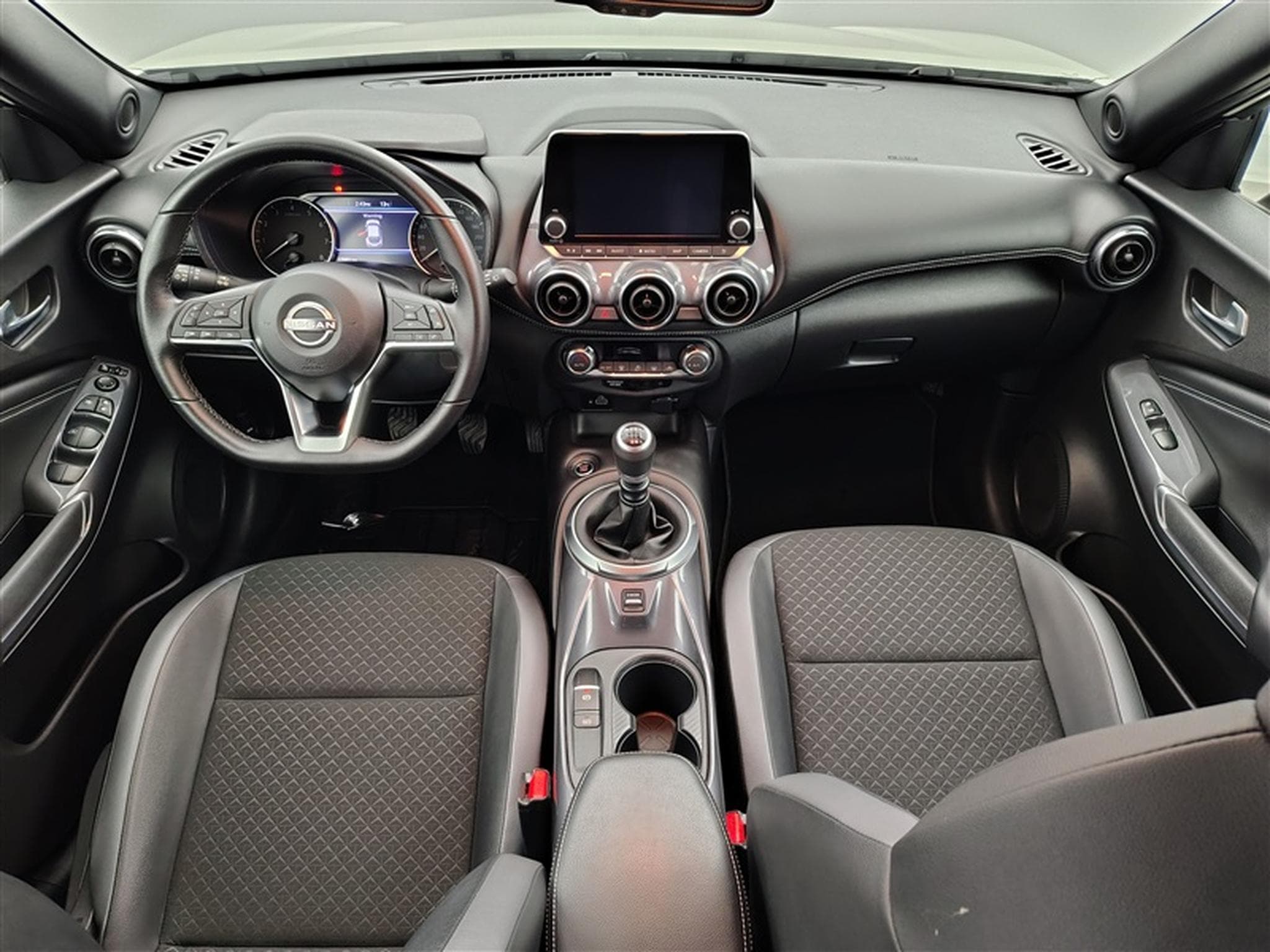 Nissan Juke 1.0 DIG-T 2WD N-Connecta NAVI/FULL LED/JA17/PDC (2023) - Photo 8