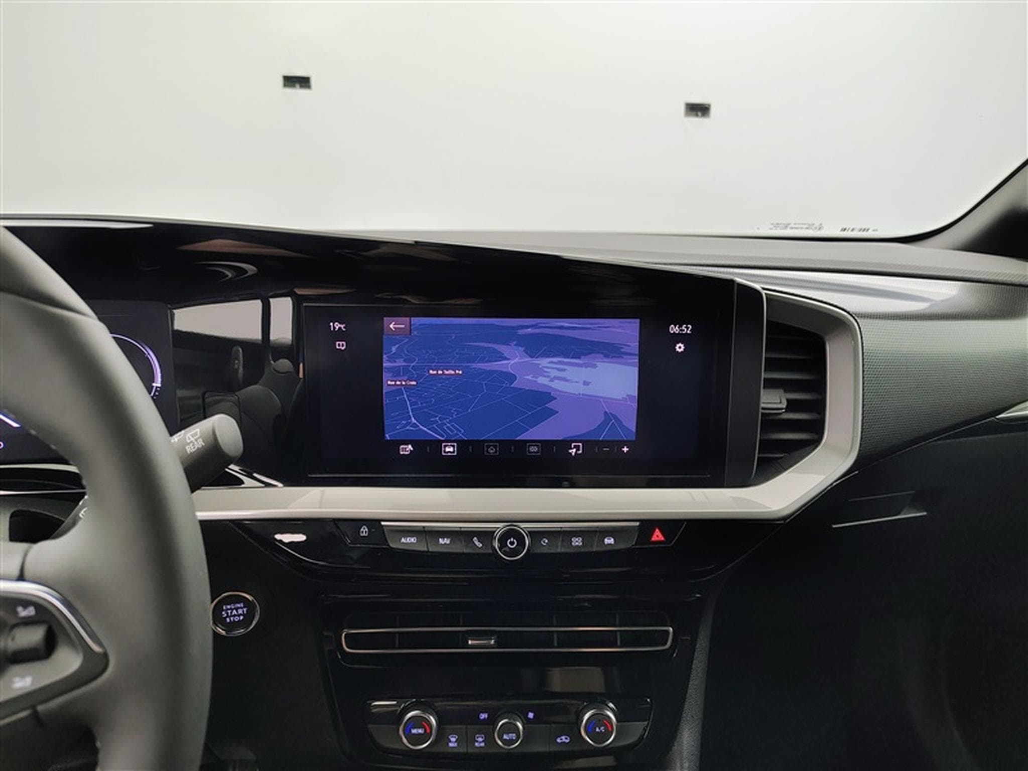 Opel Mokka e-Mokka Elegance NAVI / FULL LED / CUIR PARTIEL / CAMERA (2024) - Photo 11