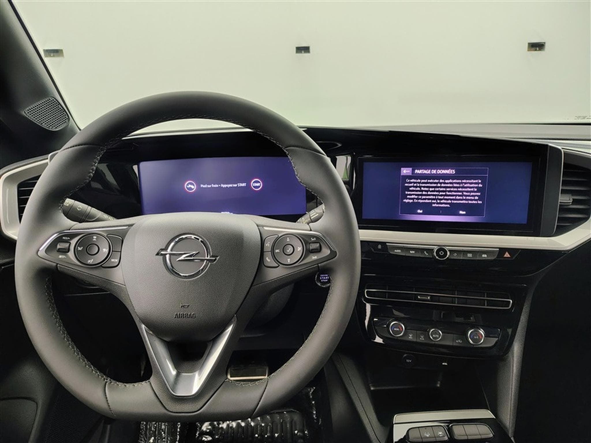 Opel Mokka e-Mokka Elegance NAVI / FULL LED / CUIR PARTIEL / CAMERA (2024) - Photo 9