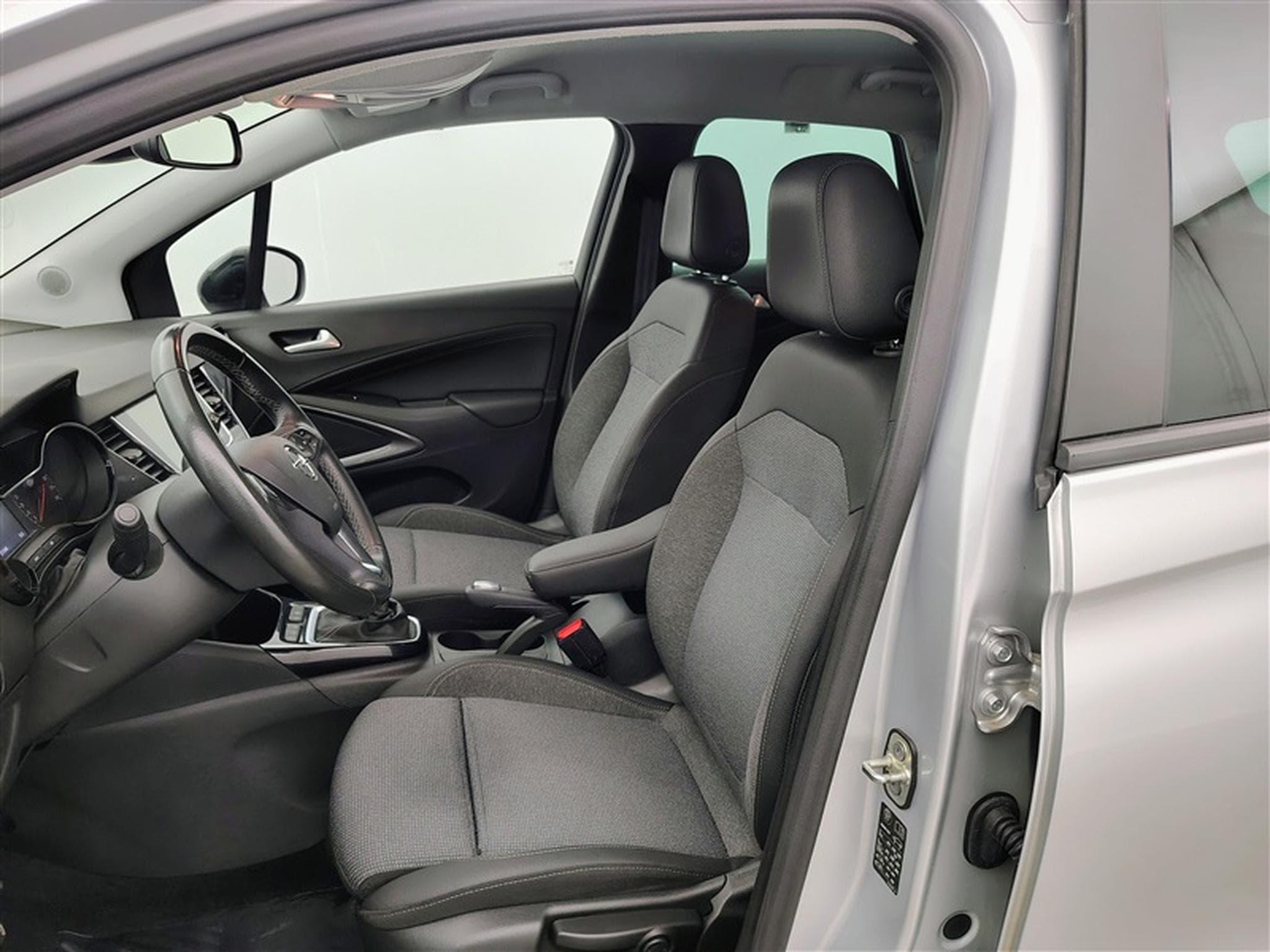Opel Crossland 1.2 Turbo Elegance S/S (EU6.4) (2023) - Photo 7