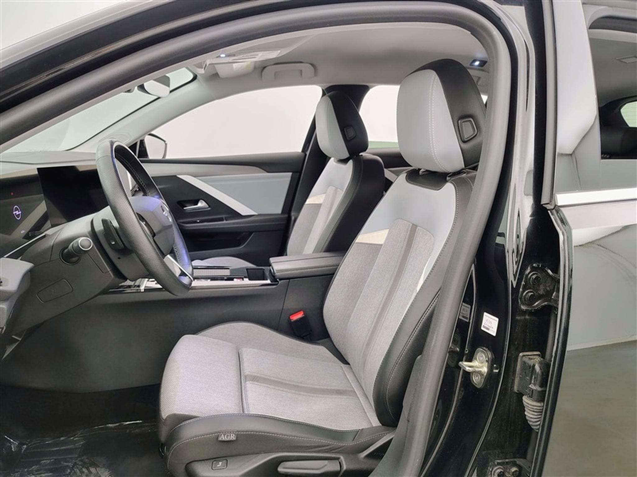 Opel Astra 1.2 Turbo Elégance **AUTO/NAVI/FULL LED/CAMERA** (2023) - Photo 7