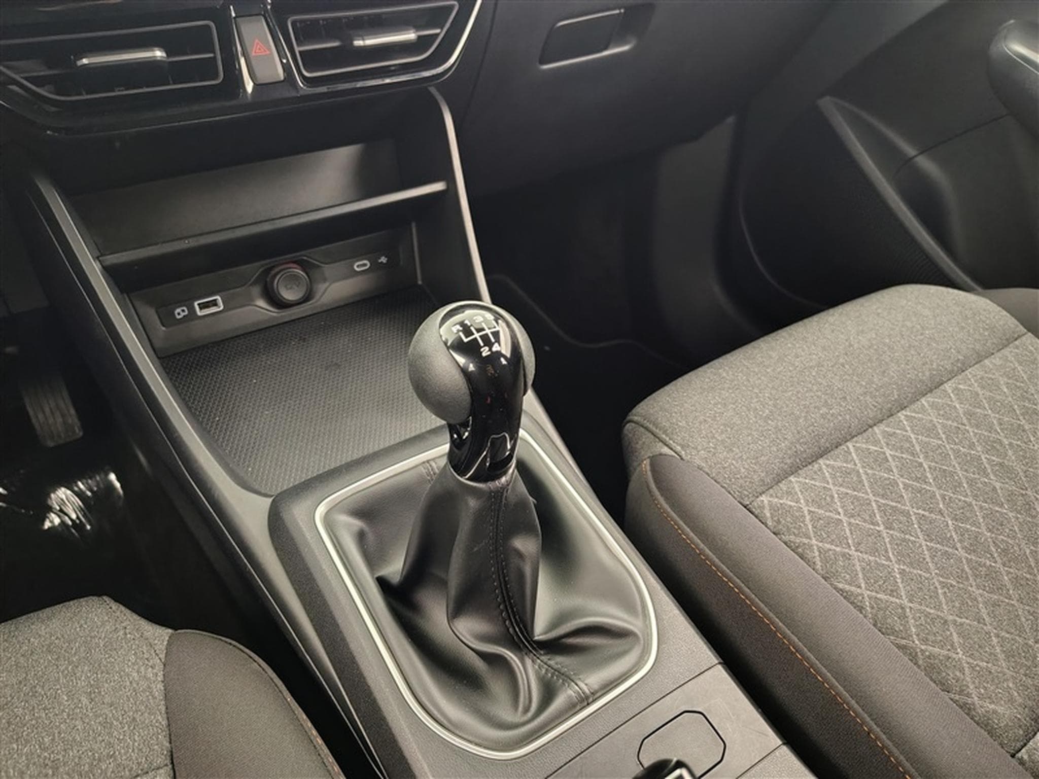 MG MG3 1.5 VTi 115cv Comfort CARPLAY / FULL LED / KEYLESS / CAMERA (2025) - Photo 12