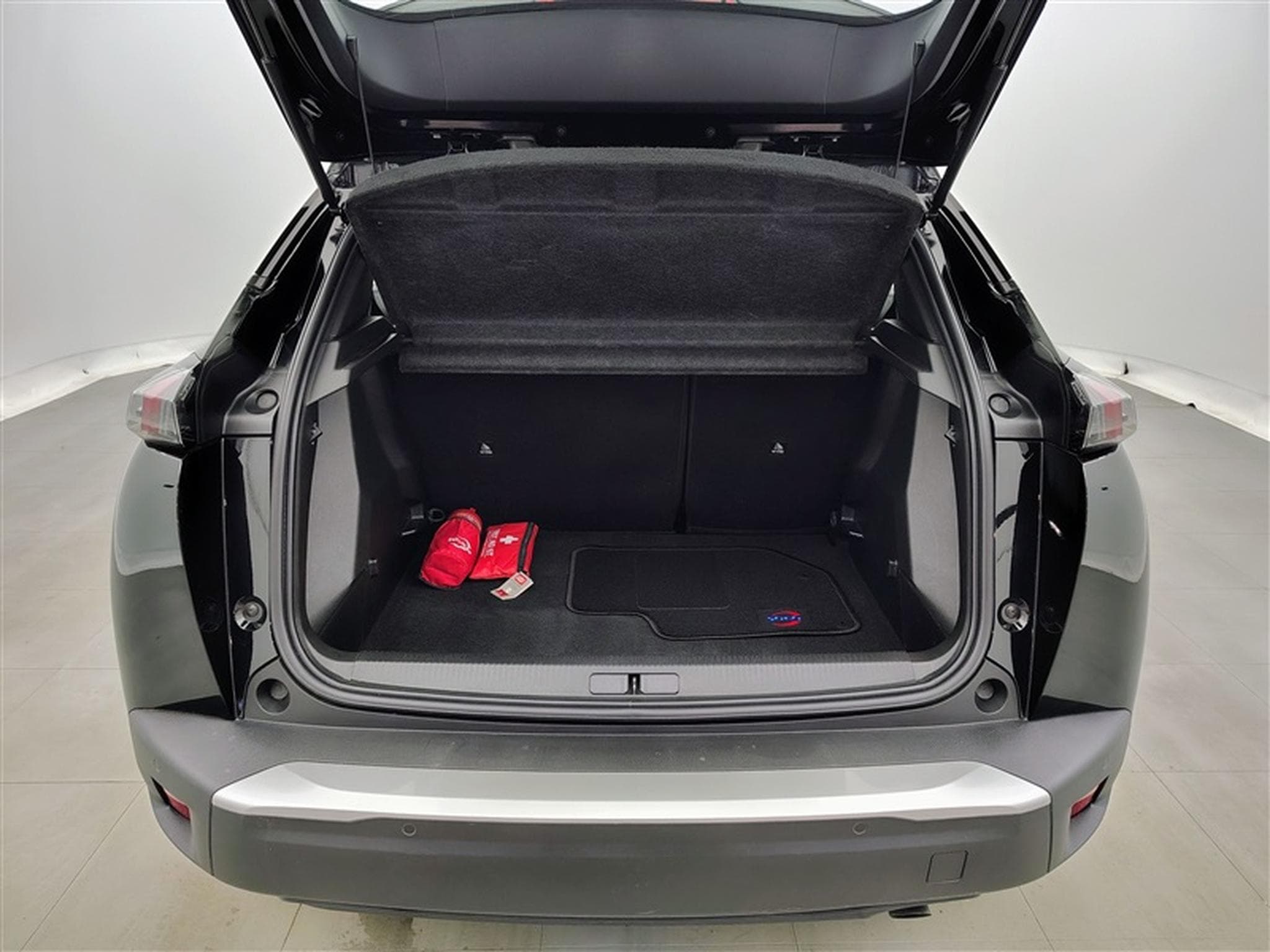 Peugeot 2008 1.2 PureTech Active Pack Navi / PDC (2023) - Photo 14