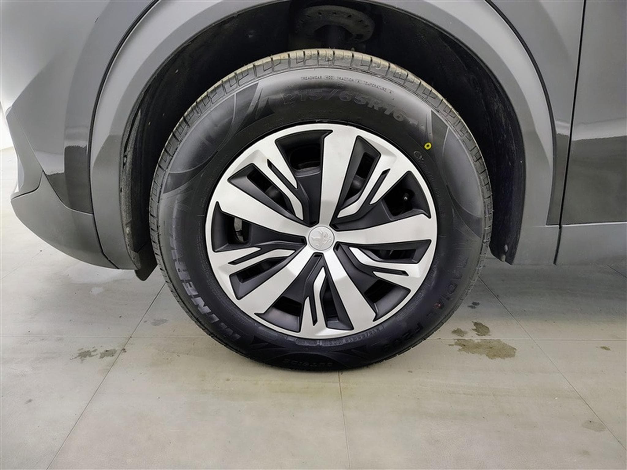 Peugeot 2008 1.2 PureTech Active Pack Navi / PDC (2023) - Photo 6