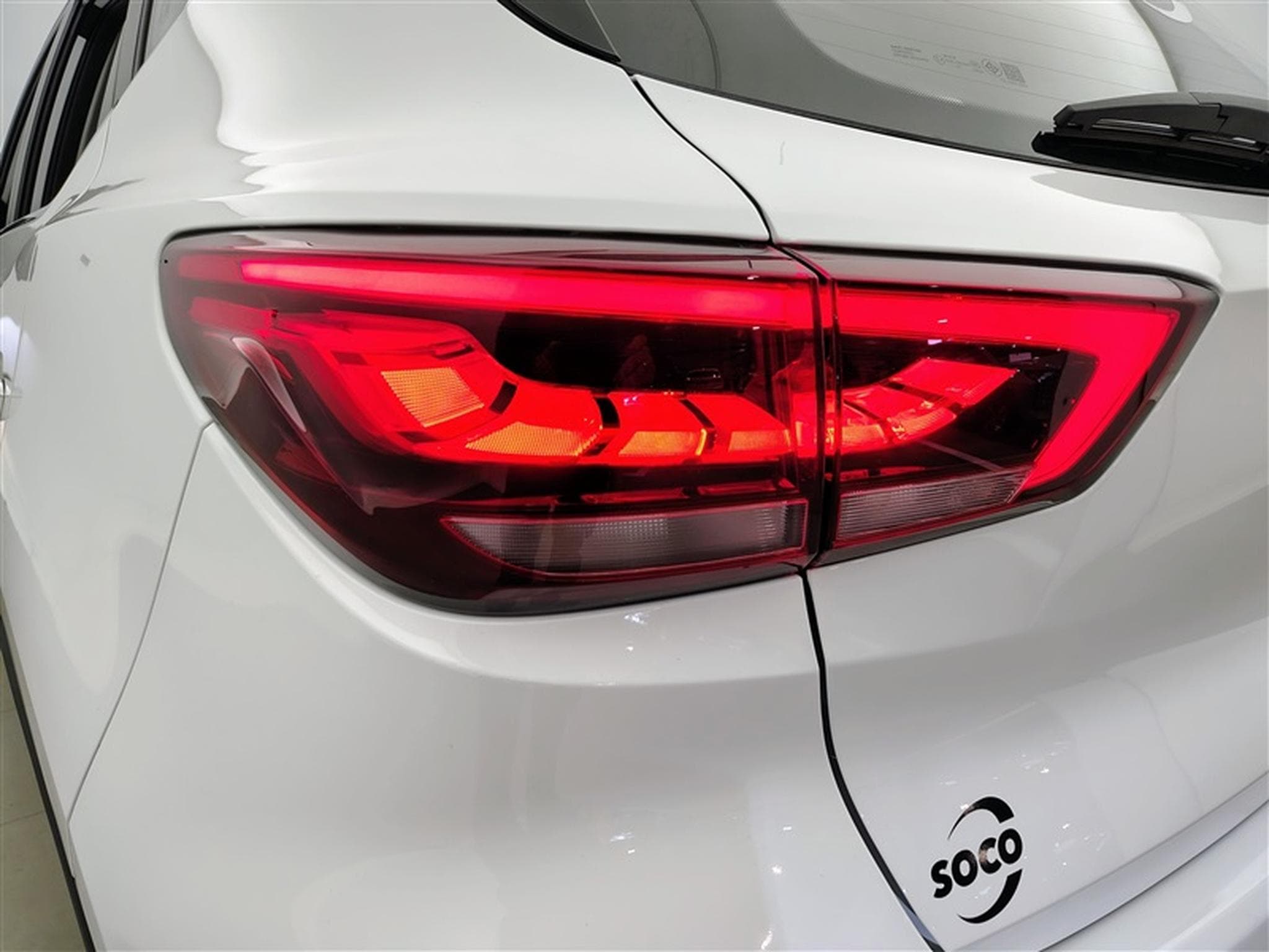MG ZS 1.0 T-GDi 110cv AUTO Luxury NAVI / FULL LED / CUIR / CAMERA (2024) - Photo 16