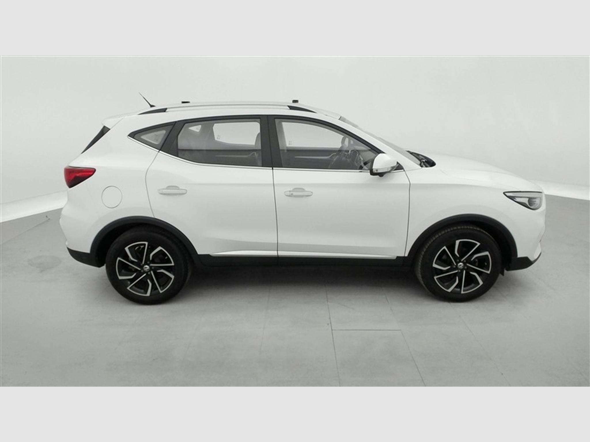 MG ZS 1.0 T-GDi 110cv AUTO Luxury NAVI / FULL LED / CUIR / CAMERA (2024) - Photo 24