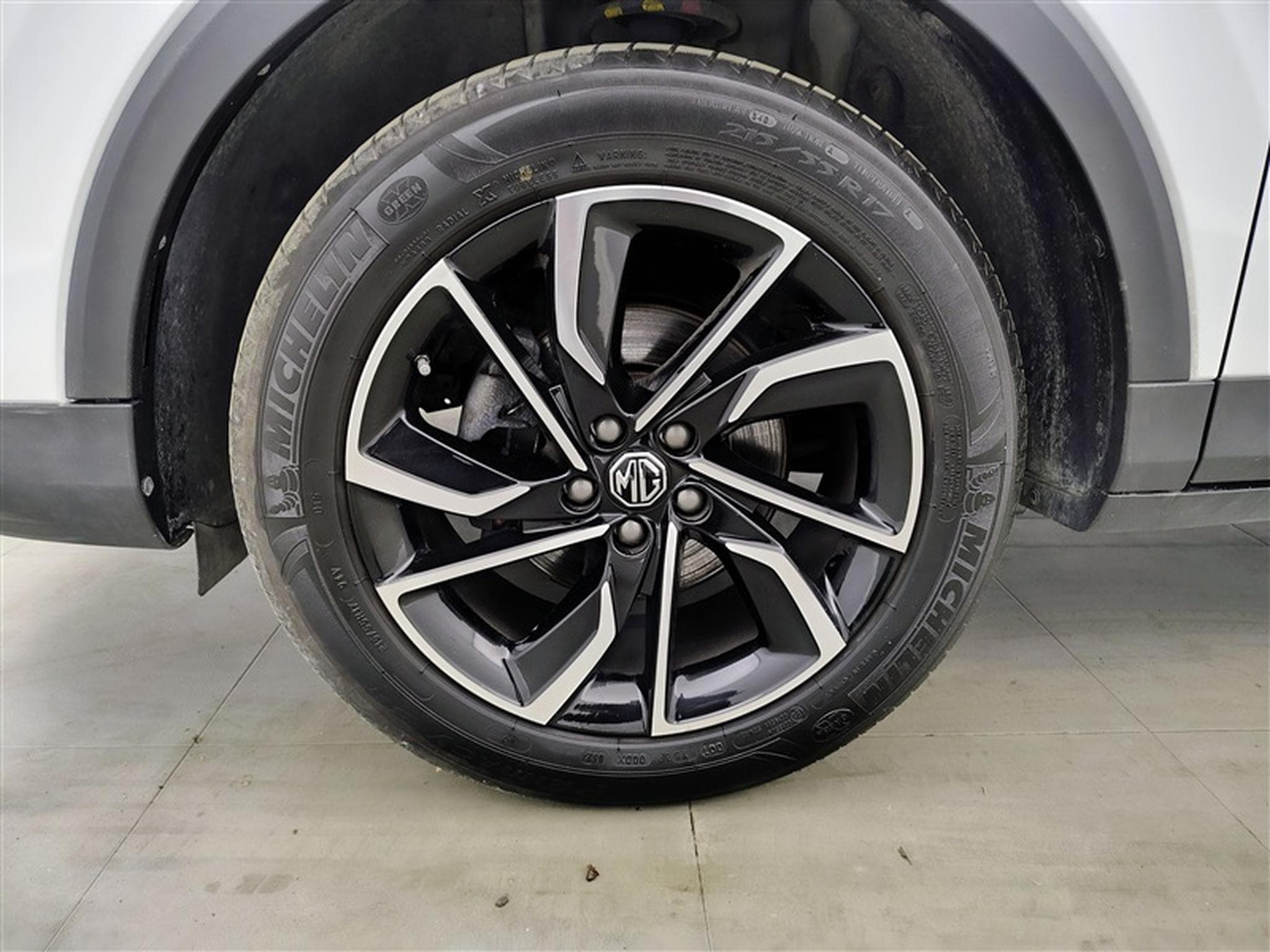 MG ZS 1.0 T-GDi 110cv AUTO Luxury NAVI / FULL LED / CUIR / CAMERA (2024) - Photo 6
