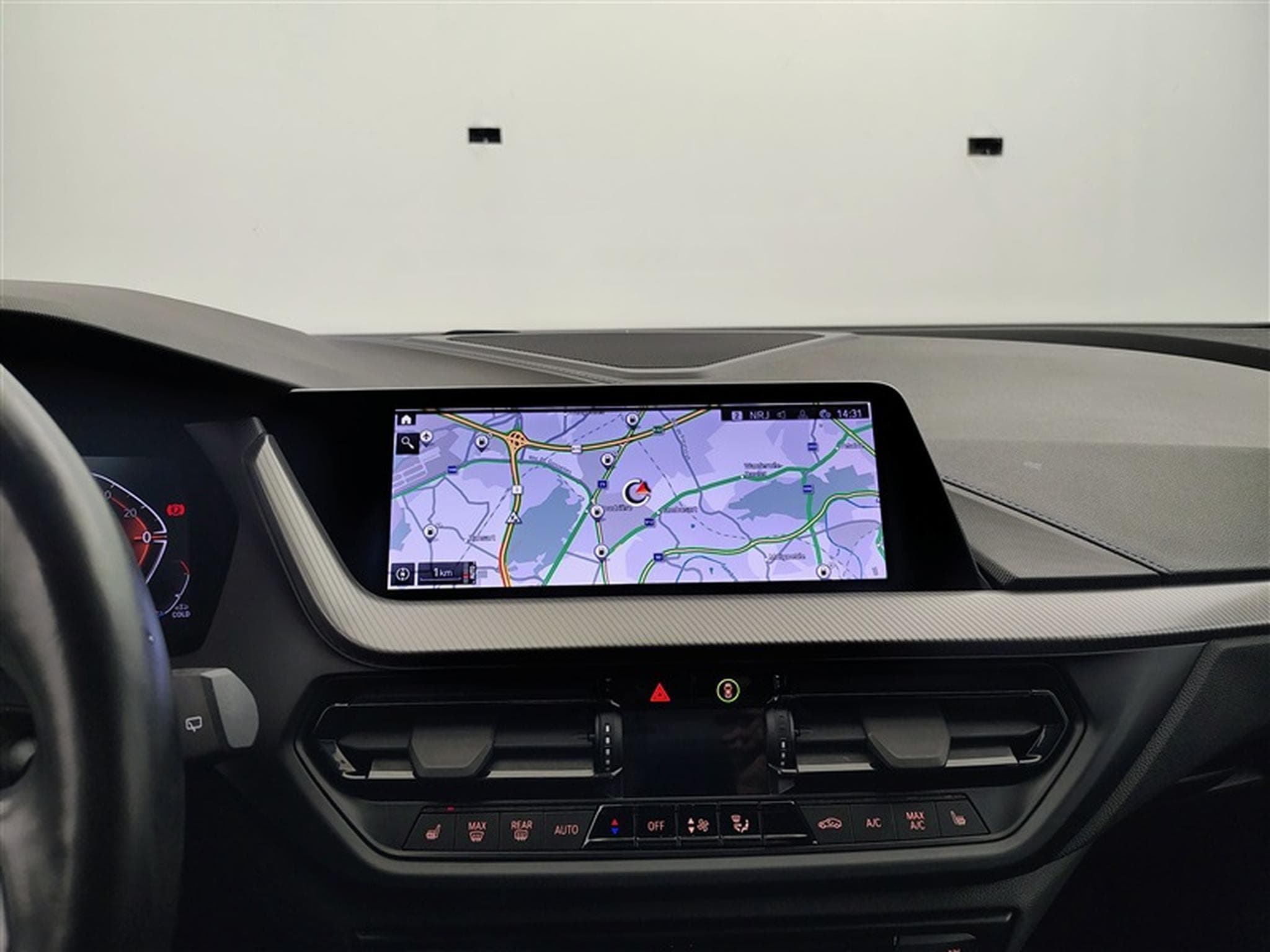 BMW 118 iA Pack M NAVI / FULL LED / S-CUIR (2023) - Photo 11