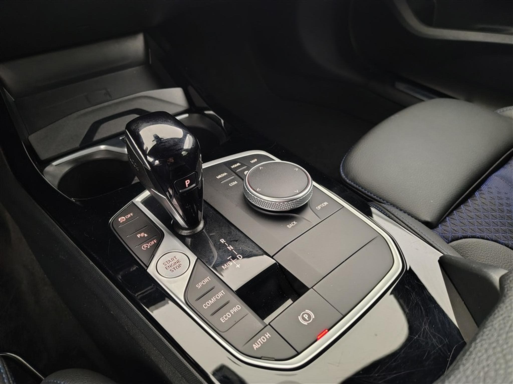 BMW 118 iA Pack M NAVI / FULL LED / S-CUIR (2023) - Photo 12