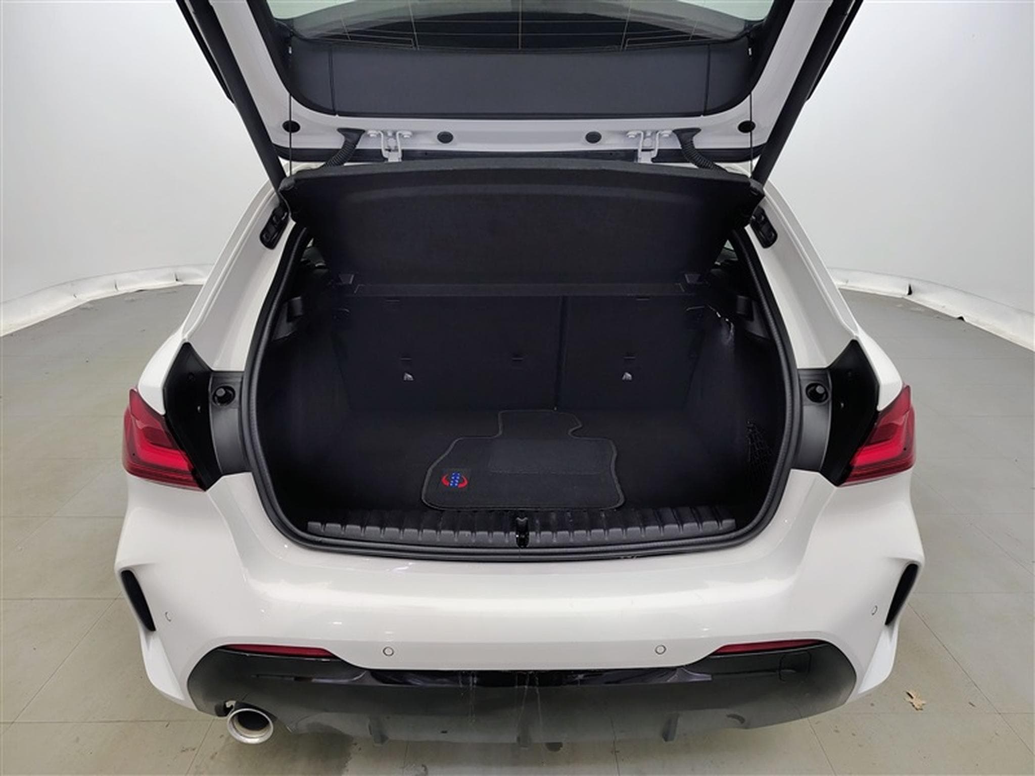 BMW 118 iA Pack M NAVI / FULL LED / S-CUIR (2023) - Photo 14