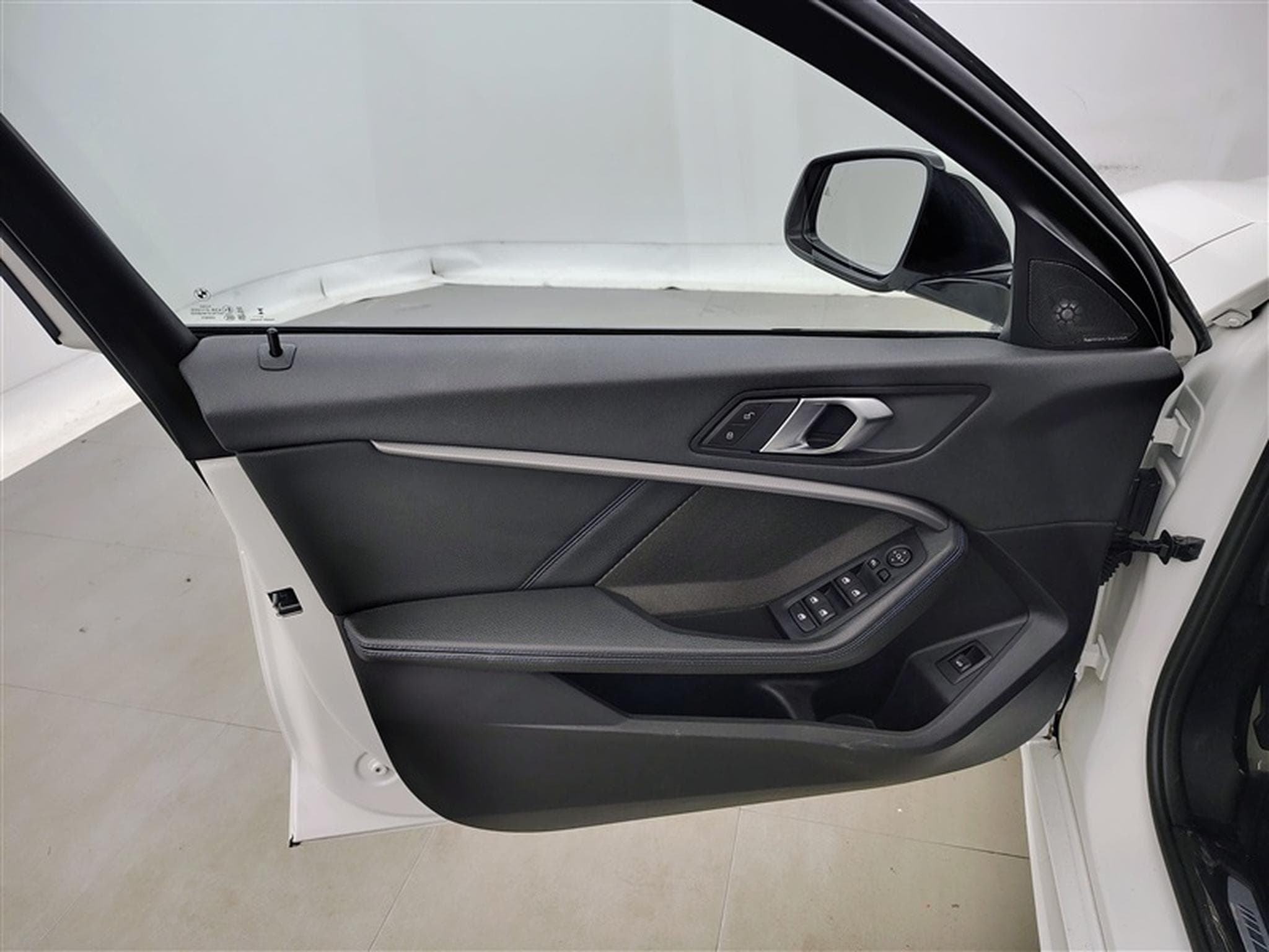 BMW 118 iA Pack M NAVI / FULL LED / S-CUIR (2023) - Photo 17
