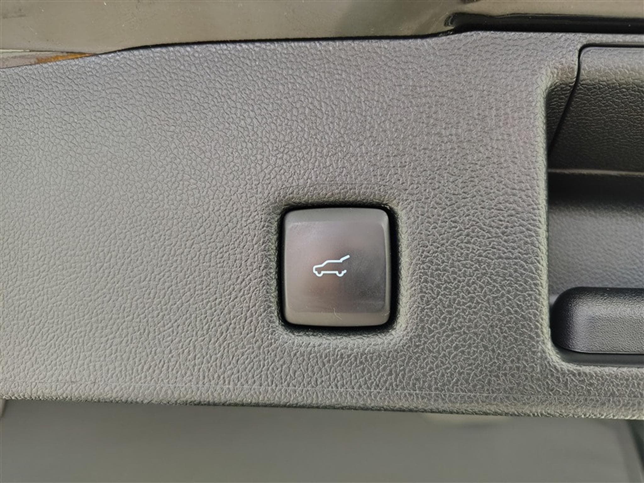 Ford Kuga 2.0 TDCi 120cv PowerShift ST-Line NAVI / FULL LED / CAMERA (2023) - Photo 19