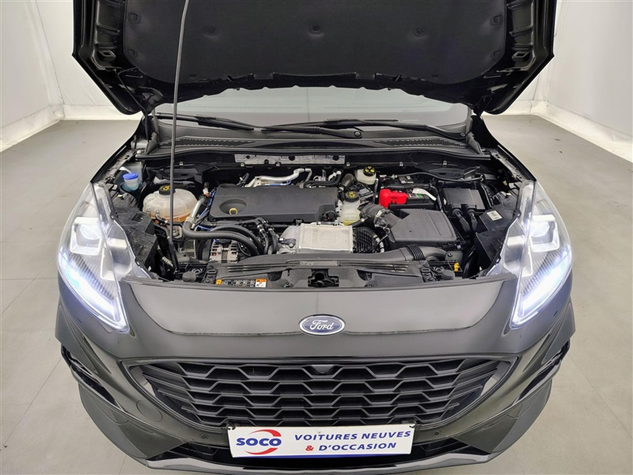Ford Kuga 2.0 TDCi 120cv PowerShift ST-Line NAVI / FULL LED / CAMERA (2023) - Photo 21