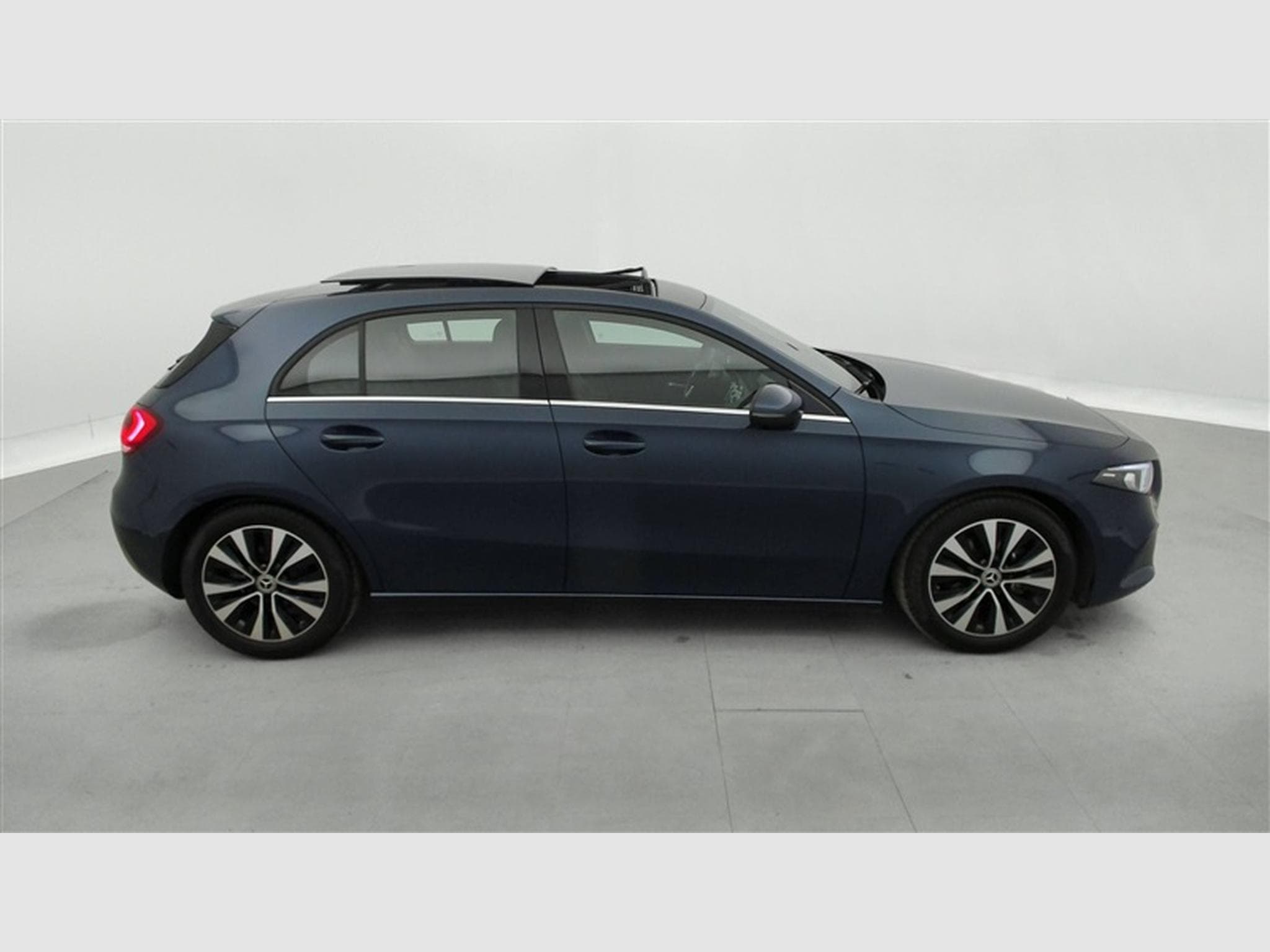 Mercedes A 200 A 200 Business Solution S-CUIR/NAVI/TO PANO/FULL LED/JA (2021) - Photo 24