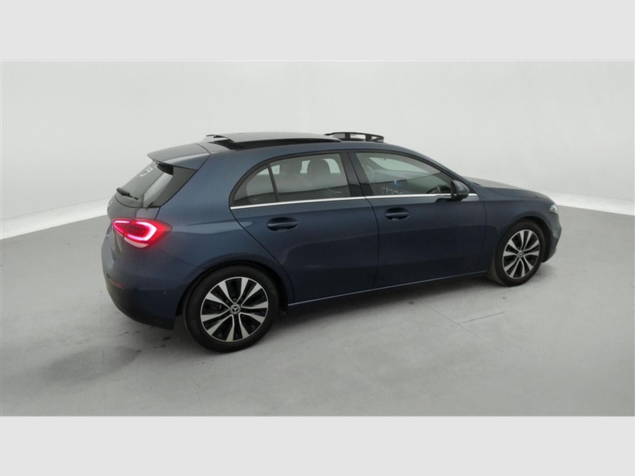 Mercedes A 200 A 200 Business Solution S-CUIR/NAVI/TO PANO/FULL LED/JA (2021) - Photo 25