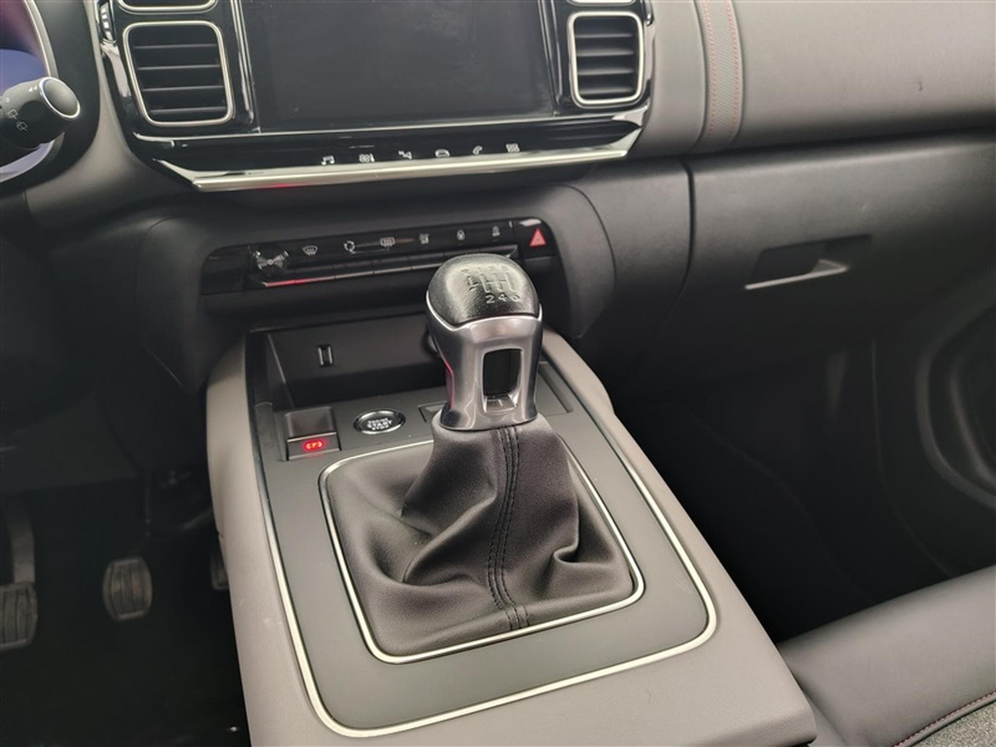 Citroen C5 Aircross 1.2 PureTech 130cv Feel NAVI / KEYLESS / CAMERA / JA 18" (2020) - Photo 12