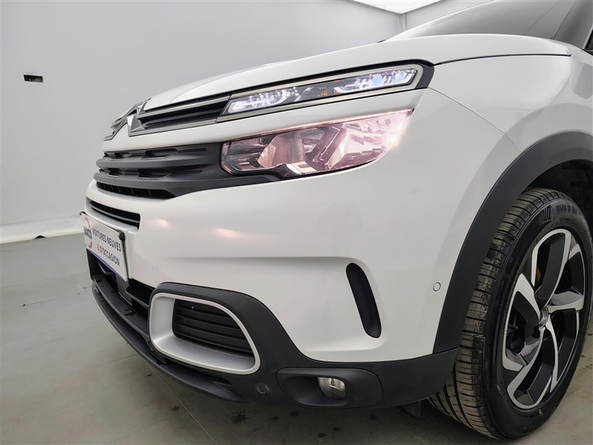 Citroen C5 Aircross 1.2 PureTech 130cv Feel NAVI / KEYLESS / CAMERA / JA 18" (2020) - Photo 15