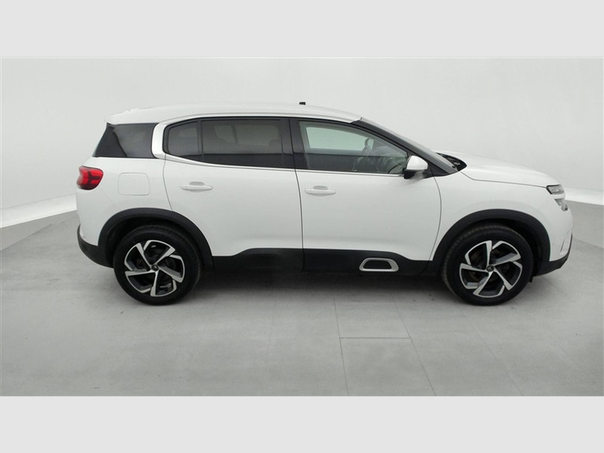 Citroen C5 Aircross 1.2 PureTech 130cv Feel NAVI / KEYLESS / CAMERA / JA 18" (2020) - Photo 24