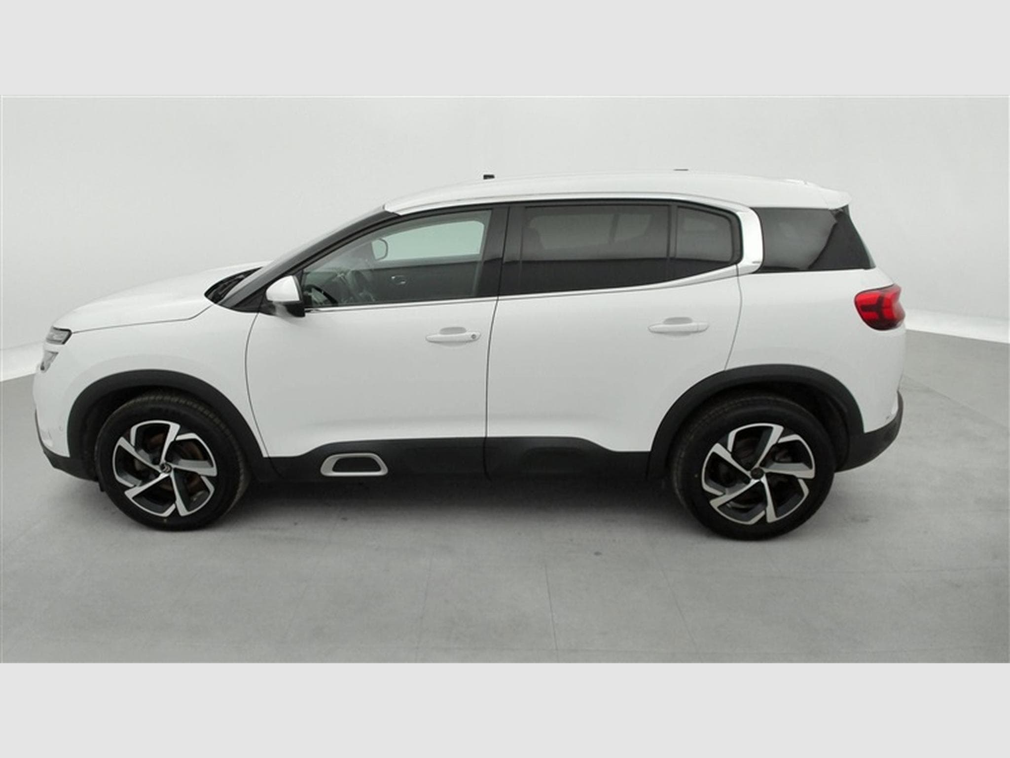 Citroen C5 Aircross 1.2 PureTech 130cv Feel NAVI / KEYLESS / CAMERA / JA 18" (2020) - Photo 3